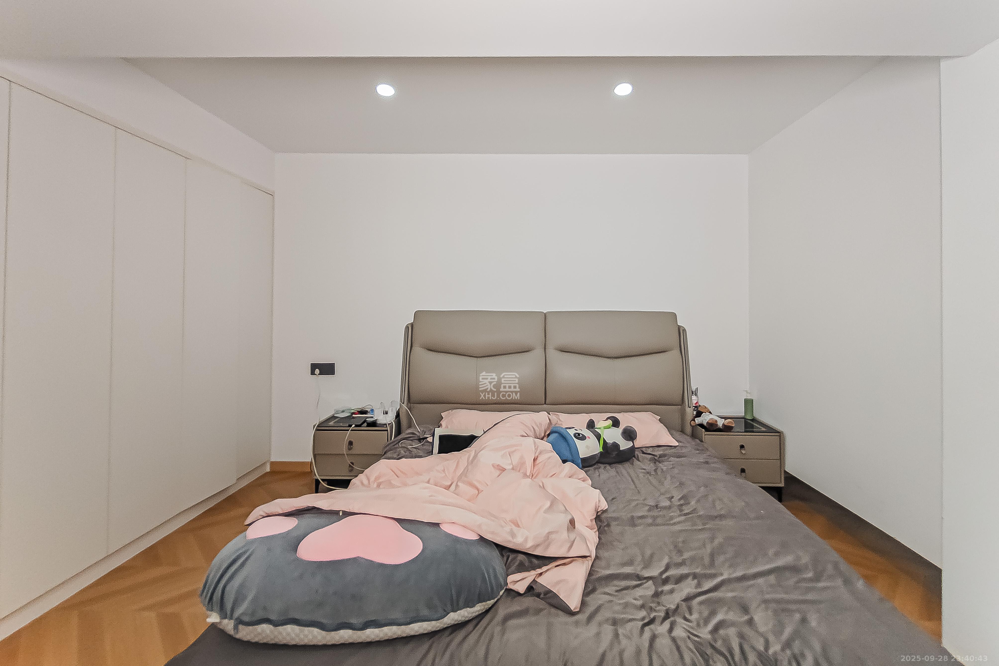 在水一方 4室2厅2卫 110.0万 在水一方 4室2厅2卫 110.0万卧室