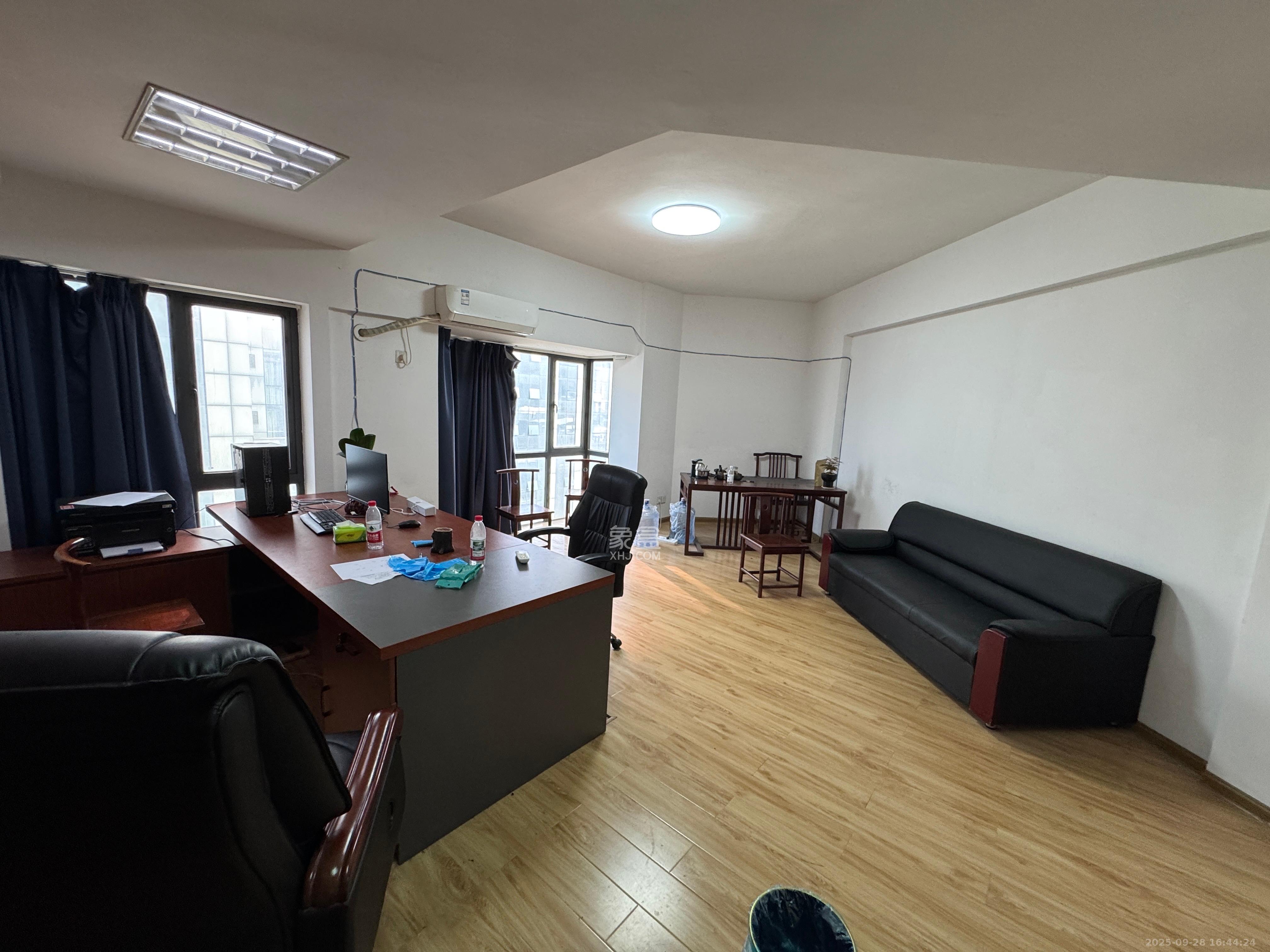 建安新商汇  2室2厅1卫    3600.0元/月室内图