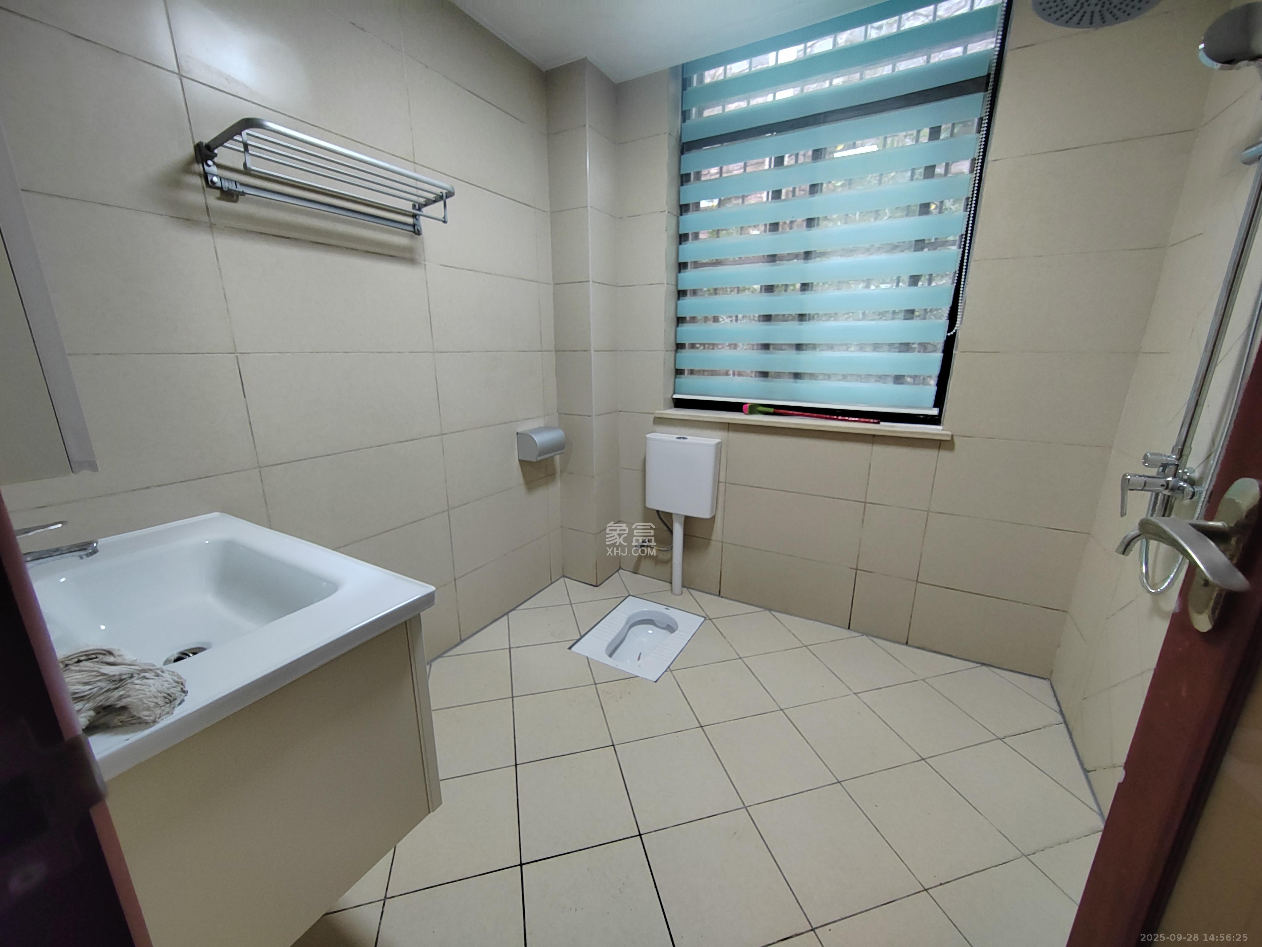 九华富瑶天下 4室2厅2卫 2100.0元/月 九华富瑶天下 4室2厅2卫 2100.0元/月室内图