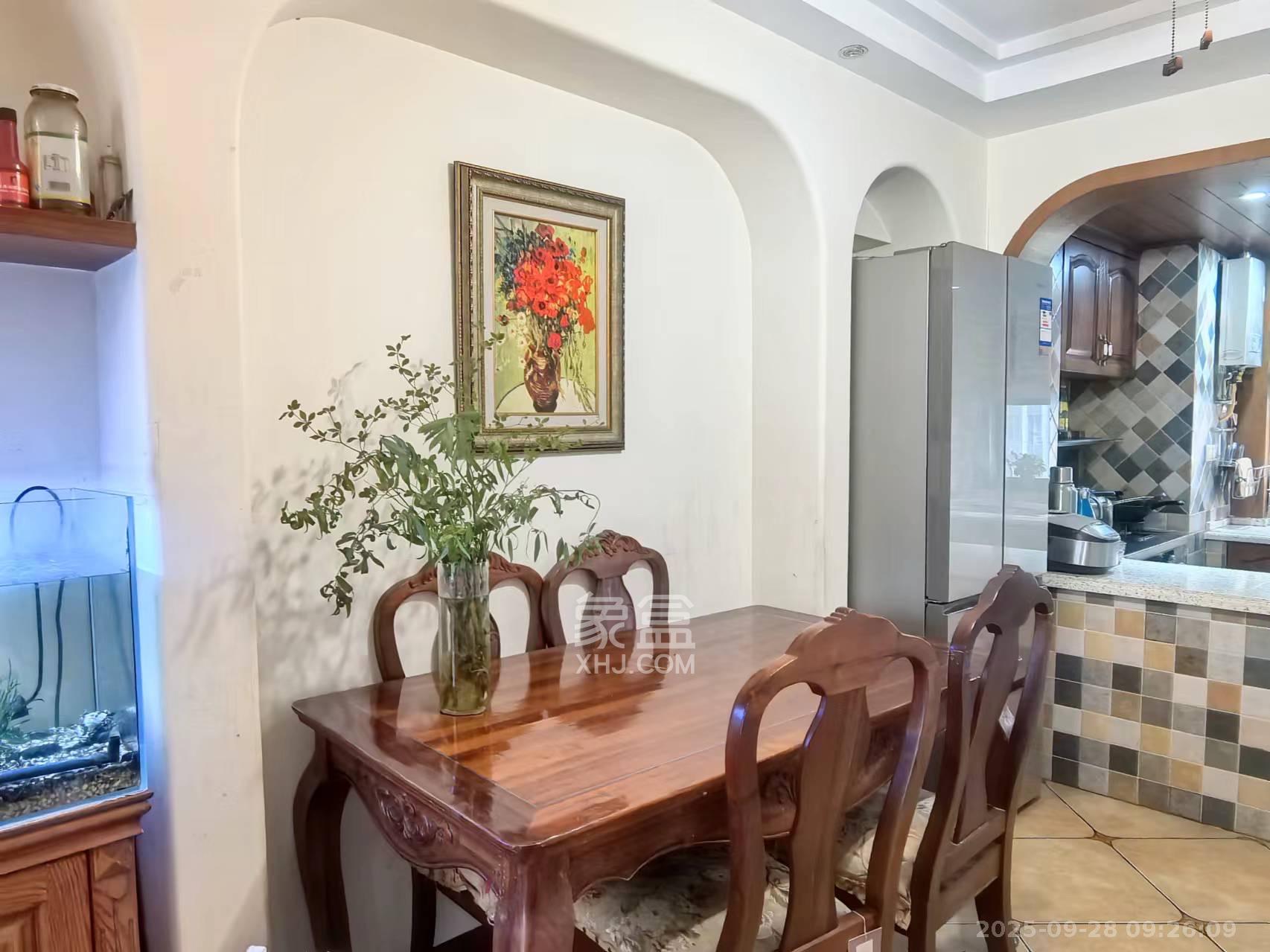 绿地中央广场  3室2厅1卫    3300.0元/月室内图