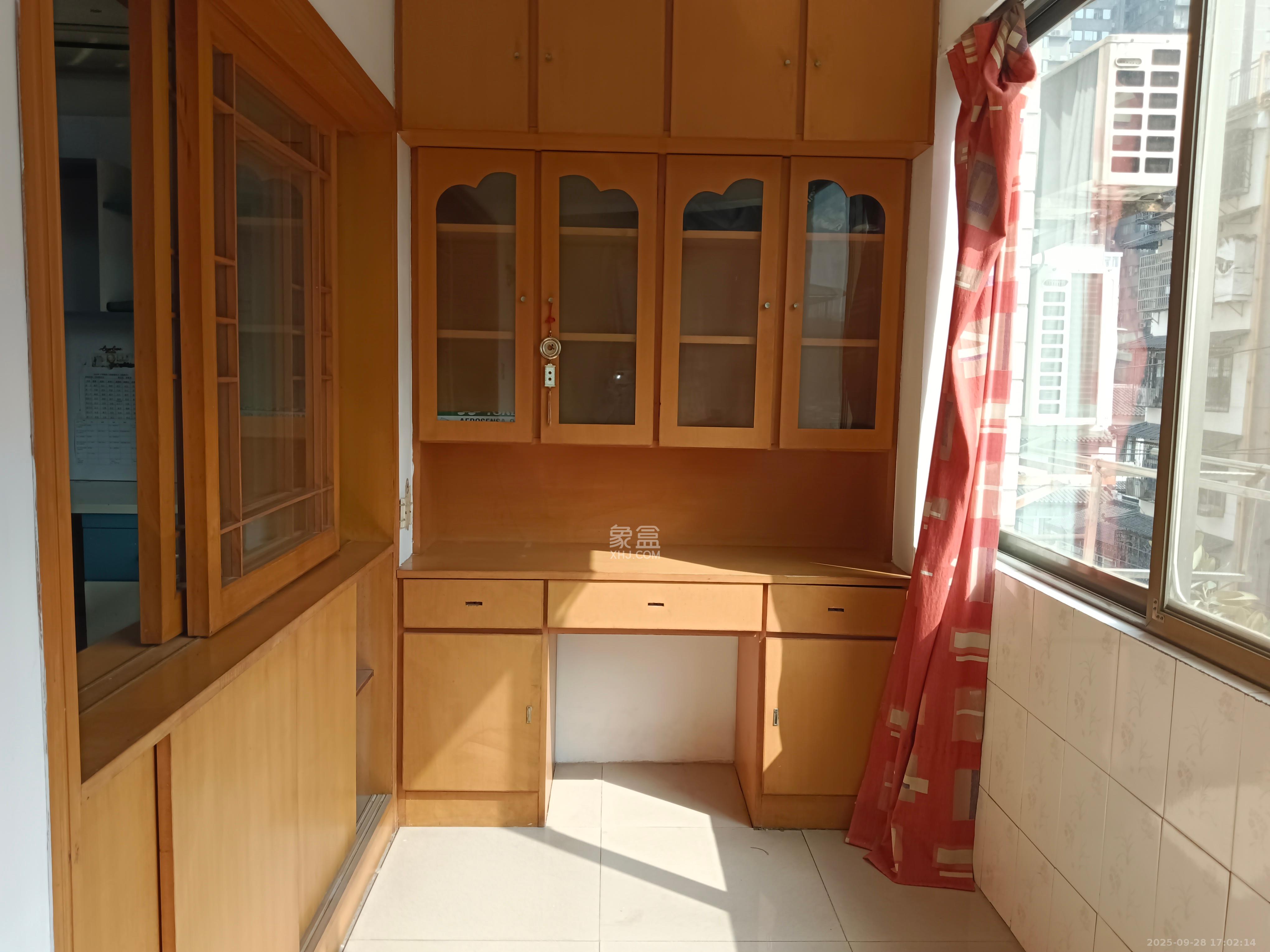 长郡公寓 3室2厅2卫 3500.0元/月 长郡公寓 3室2厅2卫 3500.0元/月室内图