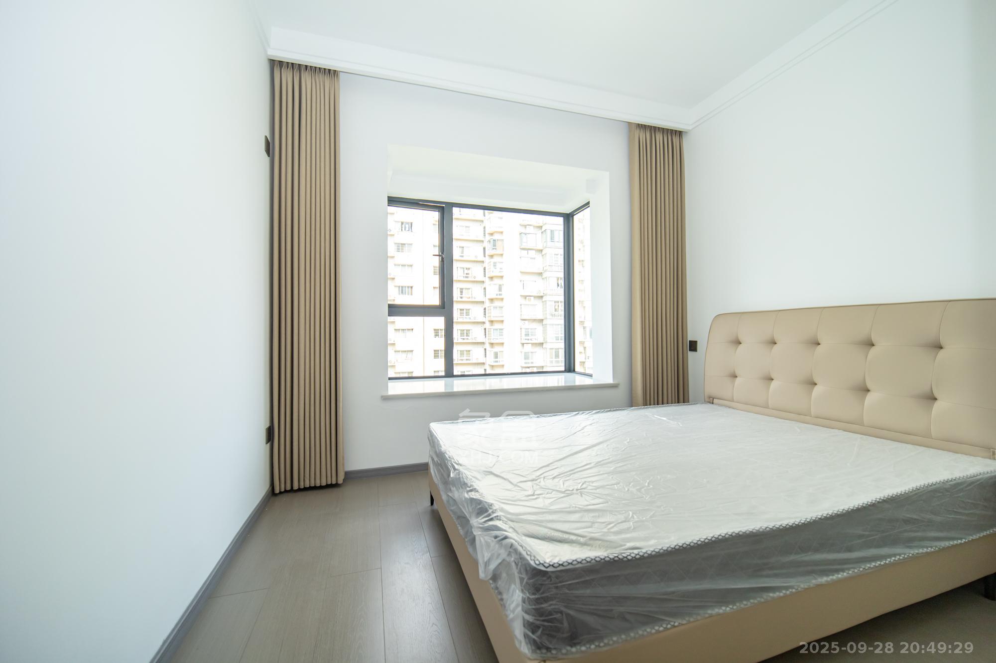 月湖兰庭  4室2厅1卫    126.8万卧室