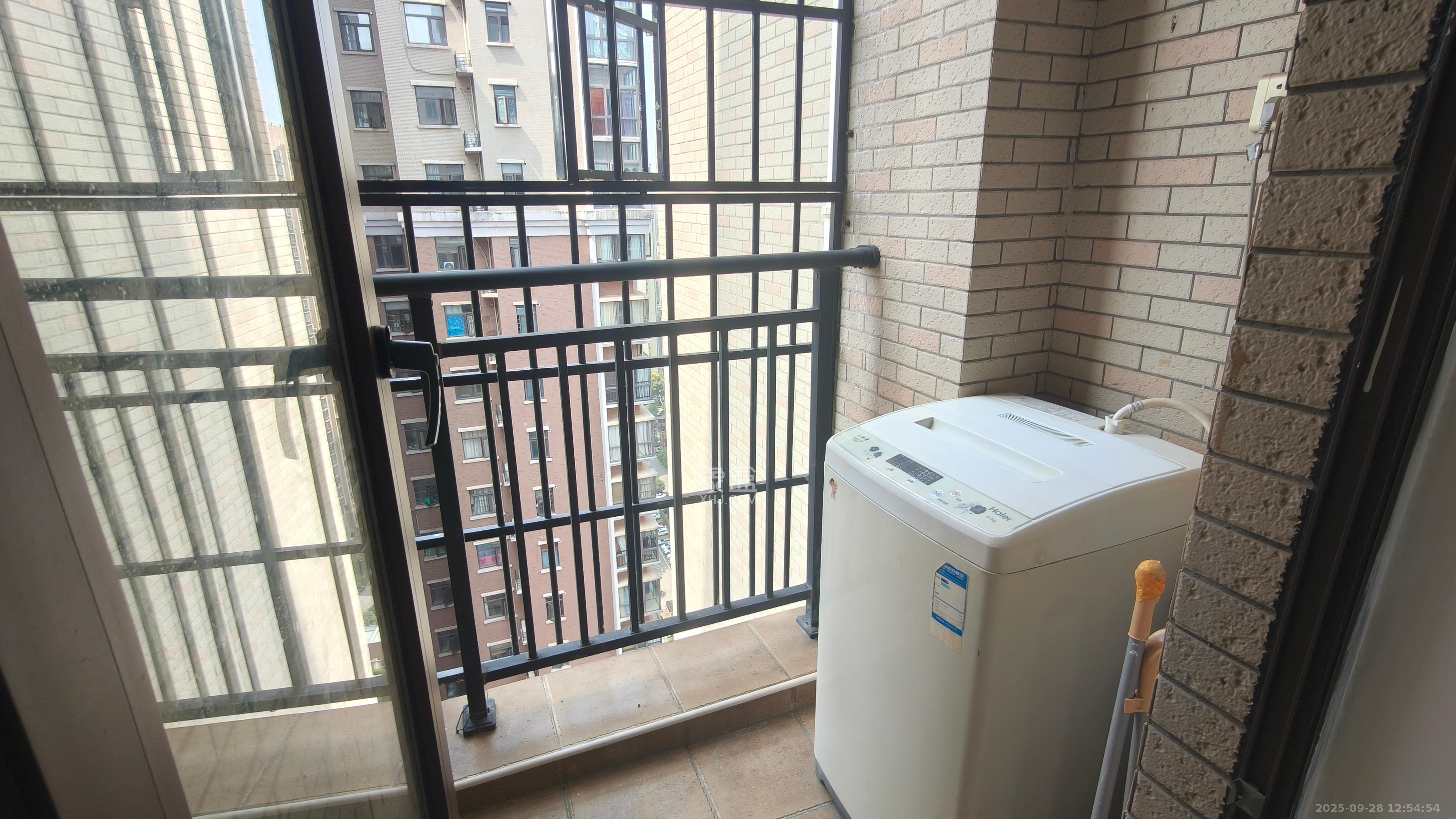 水岸世景 1室1厅1卫 1300.0元/月 水岸世景 1室1厅1卫 1300.0元/月室内图