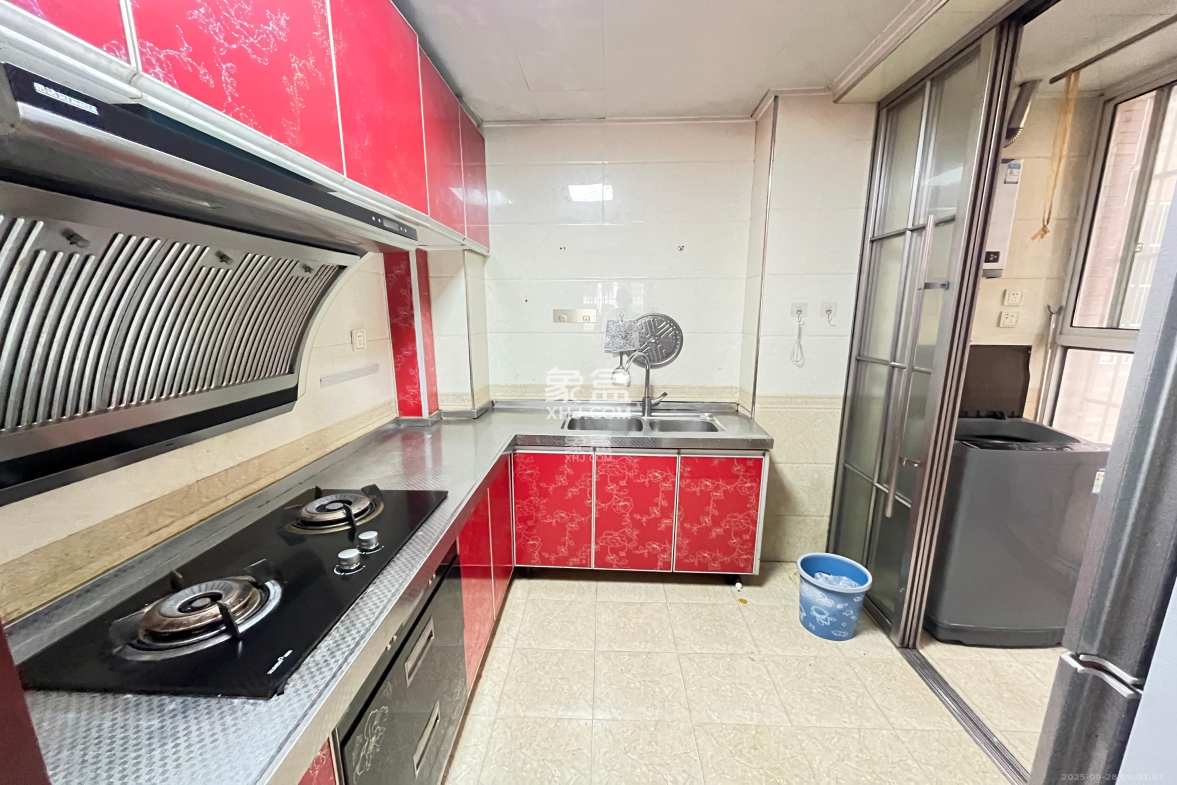 昆仑和府  3室2厅1卫    1400.0元/月 昆仑和府  3室2厅1卫    1400.0元/月室内图1