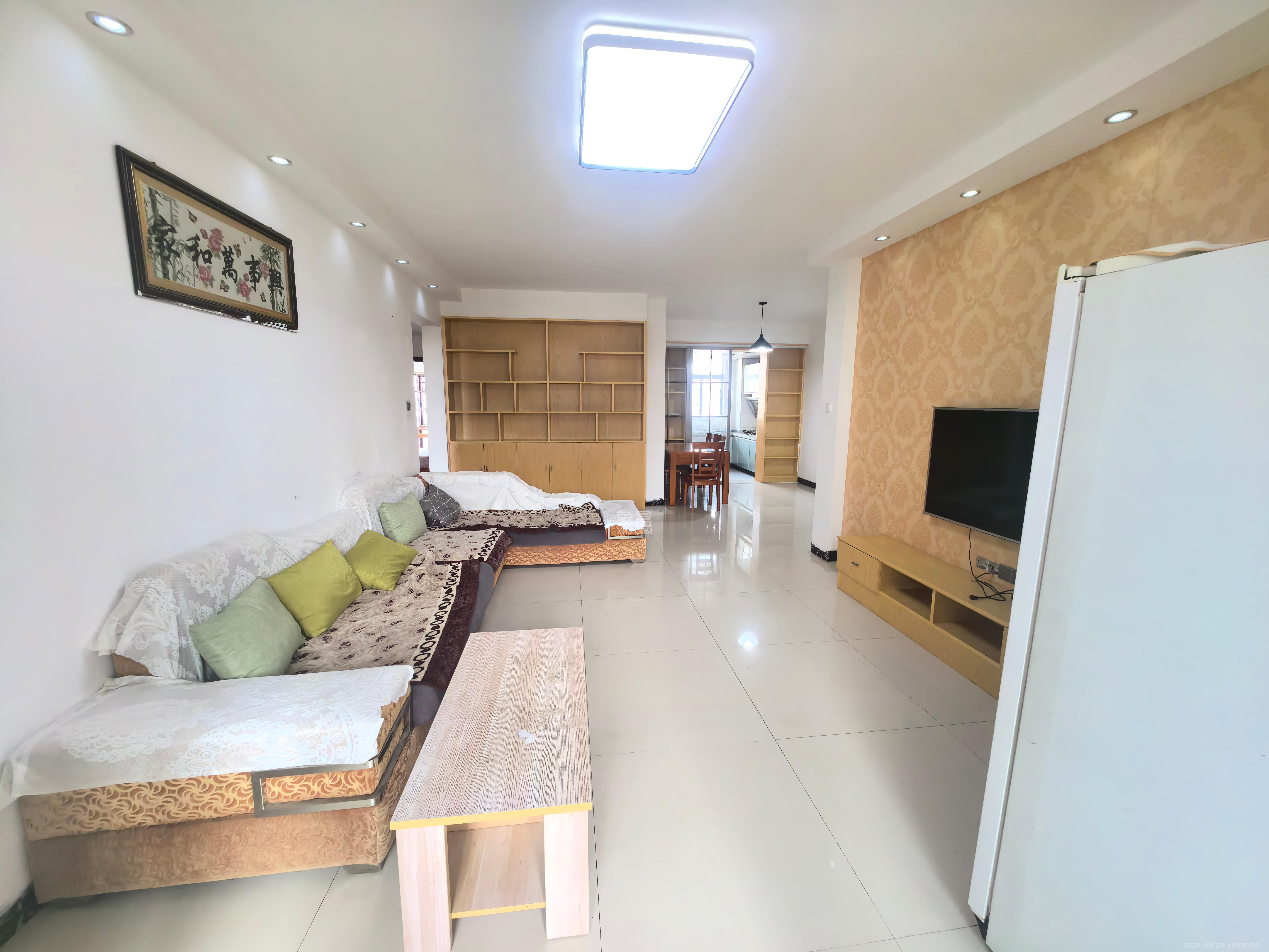 幸福里润城(幸福里二期) 3室2厅2卫 2000.00元/月 幸福里润城(幸福里二期) 3室2厅2卫 2000.00元/月室内图