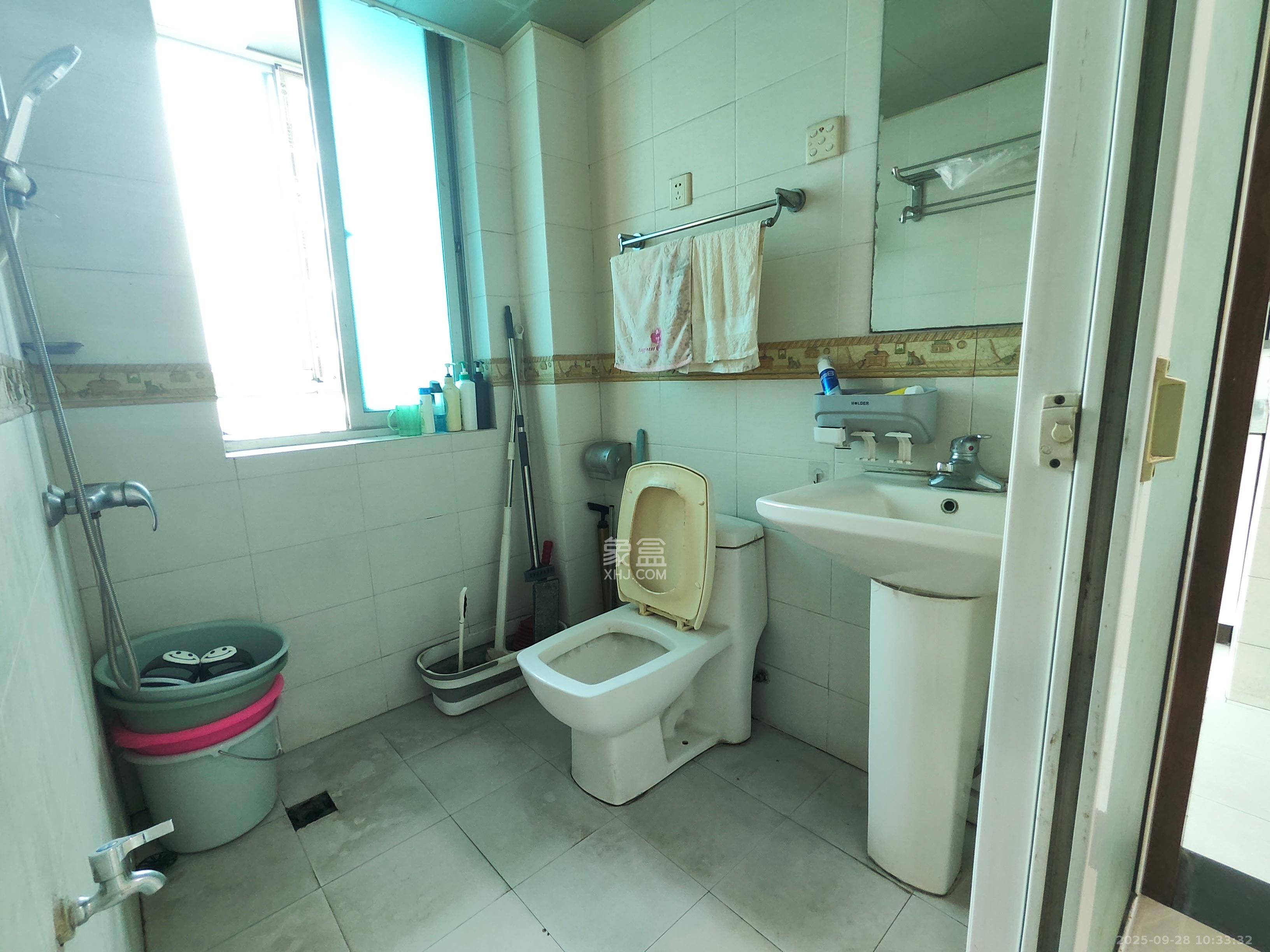 颐美园 4室1厅2卫 2900.0元/月 颐美园 4室1厅2卫 2900.0元/月室内图