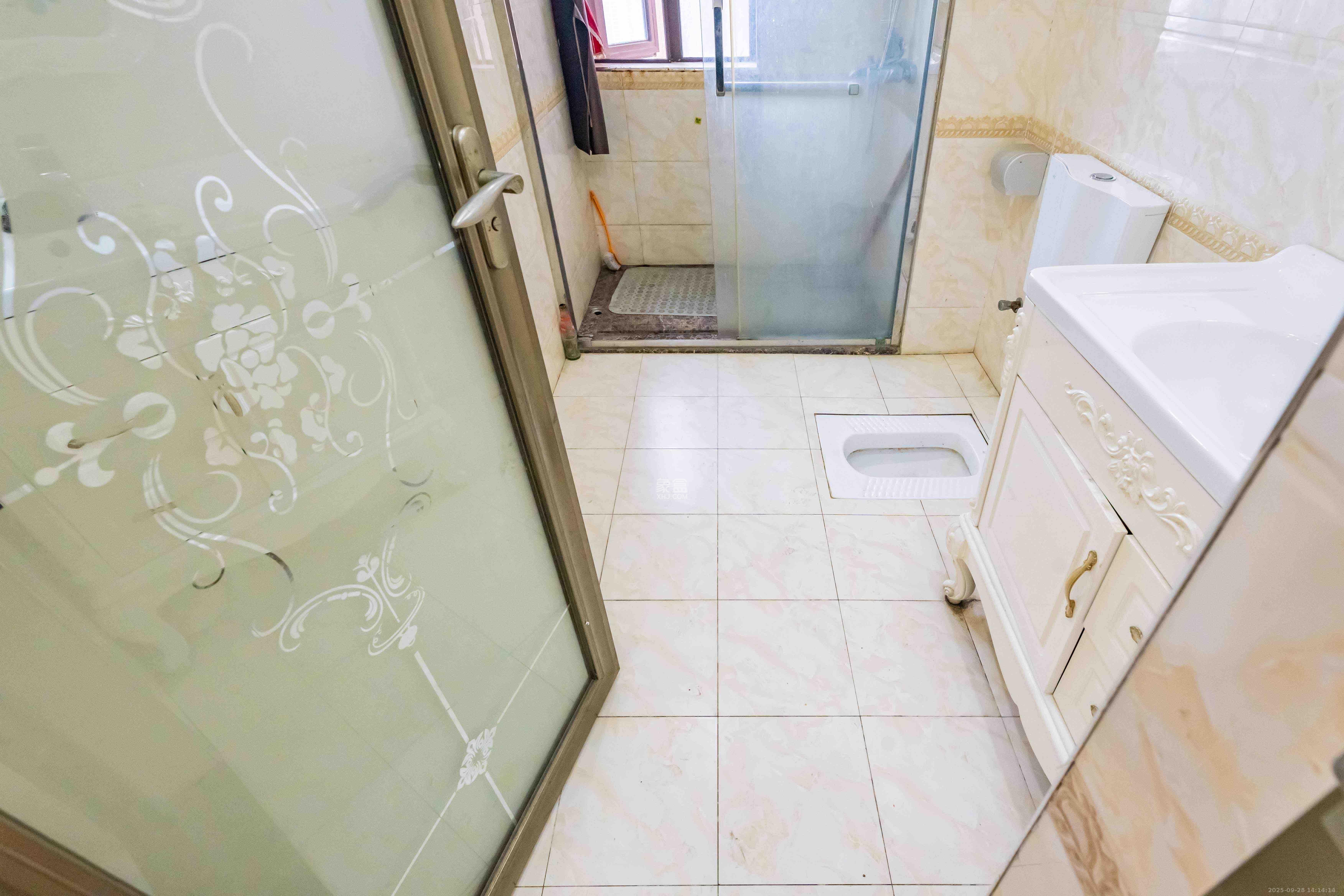 海洋半岛(月珑湾) 3室2厅2卫 2700.0元/月 海洋半岛(月珑湾) 3室2厅2卫 2700.0元/月室内图