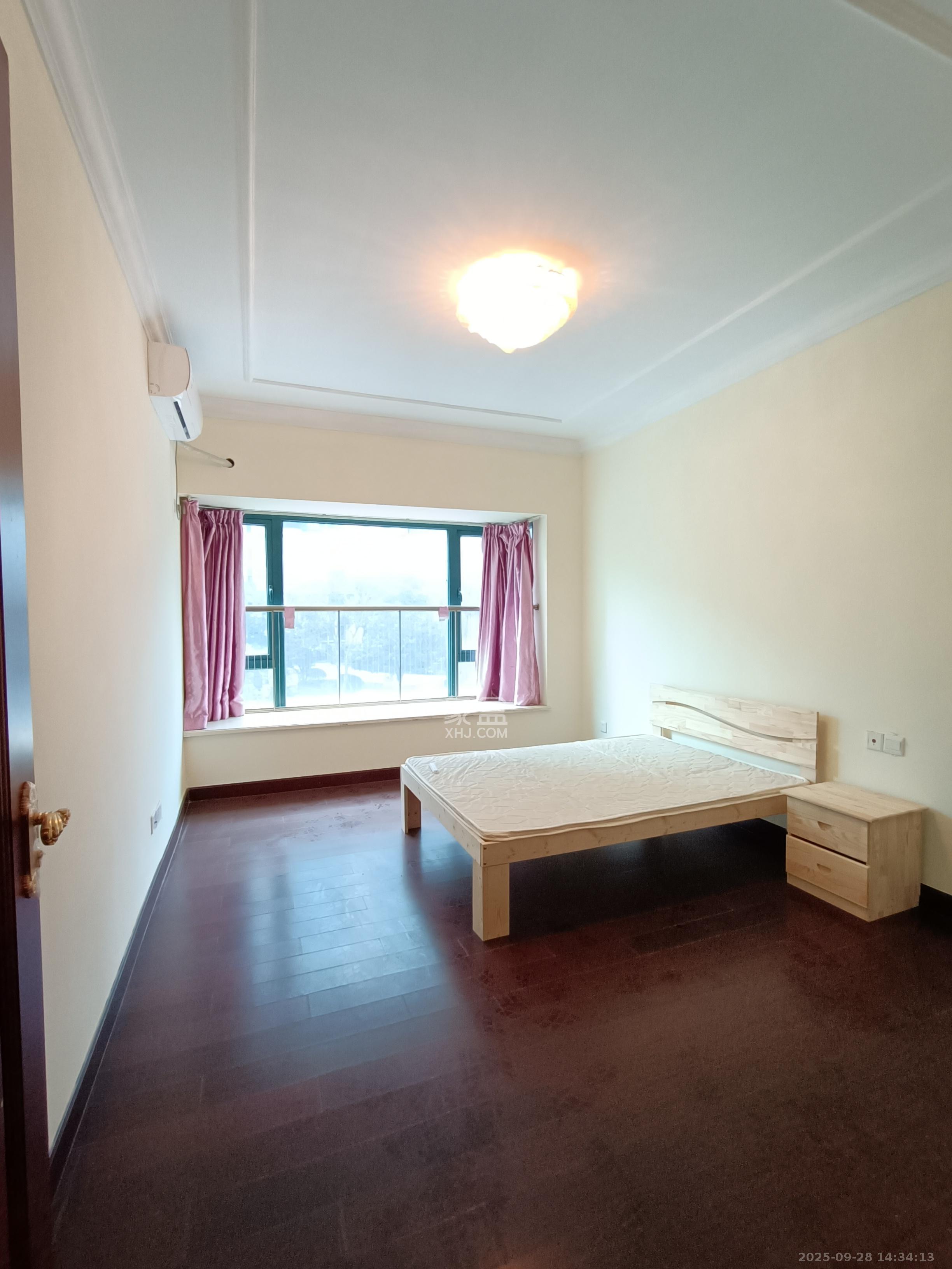 恒大城 2室2厅2卫 2100.0元/月 恒大城 2室2厅2卫 2100.0元/月室内图