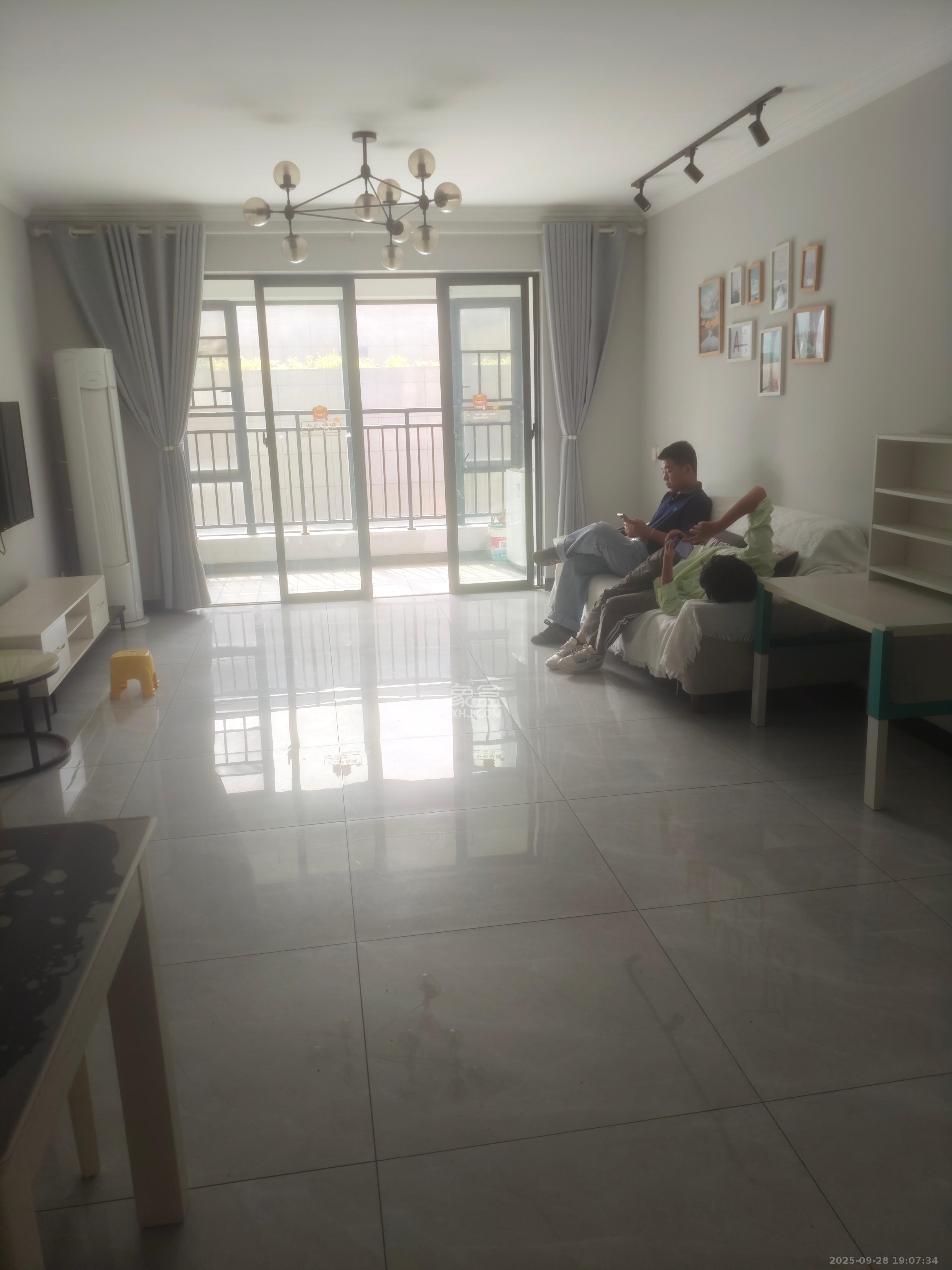 长房天翼未来城 4室2厅2卫 5500.0元/月 长房天翼未来城 4室2厅2卫 5500.0元/月室内图