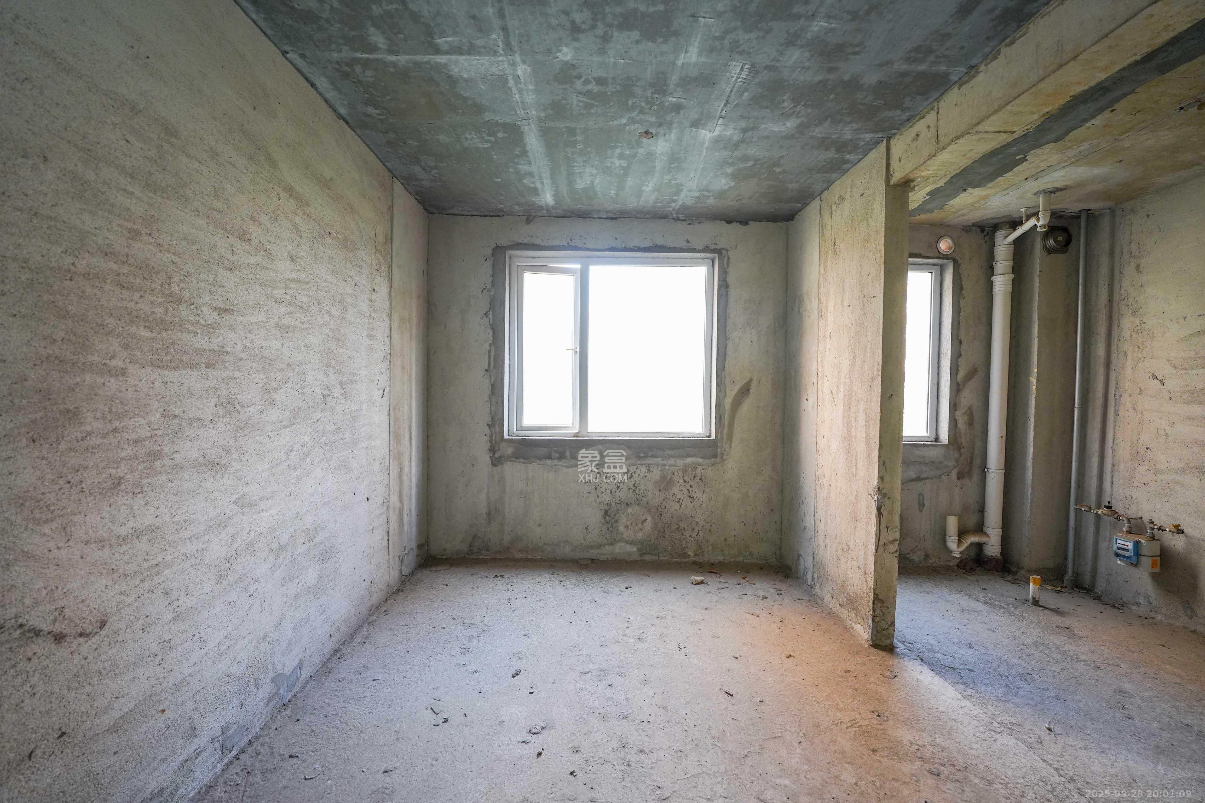 丽发新城 3室3厅2卫 85.0万 丽发新城 3室3厅2卫 85.0万客厅