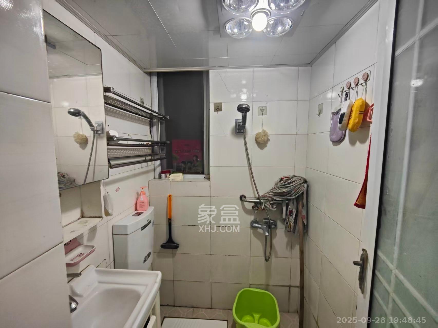 星典时代  3室2厅1卫   2100.00元/月室内图
