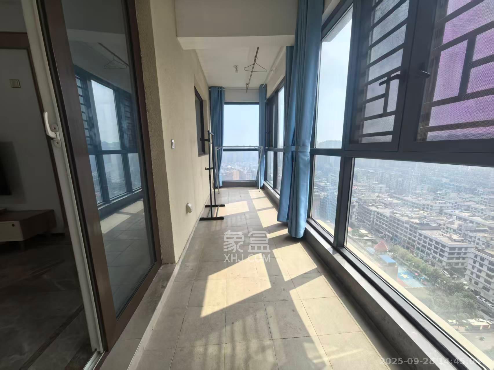 新华联梦想城  3室2厅2卫    2000.0元/月室内图