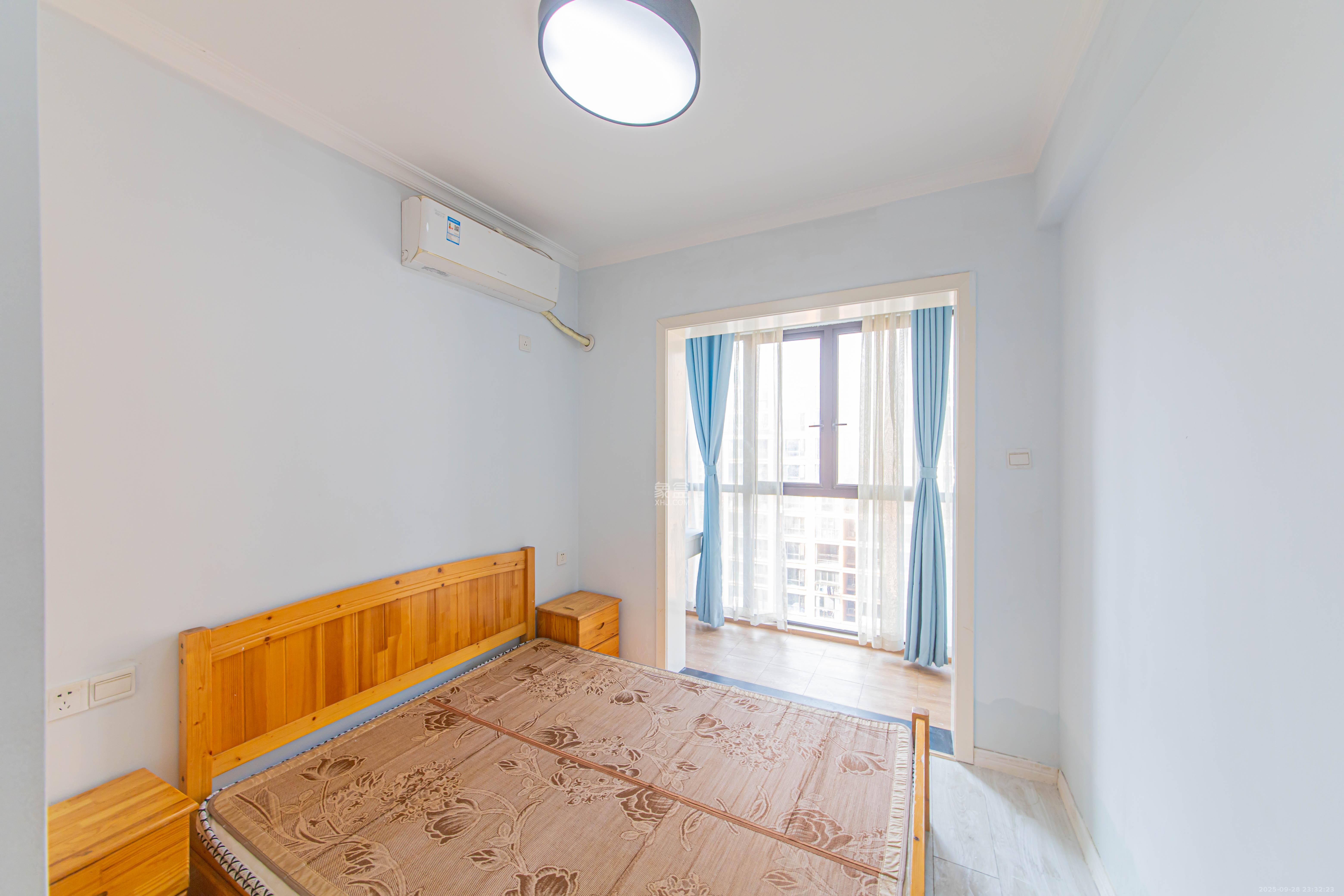 鑫远和城(一、二期)  5室2厅2卫    125.0万 鑫远和城(一、二期)  5室2厅2卫    125.0万卧室