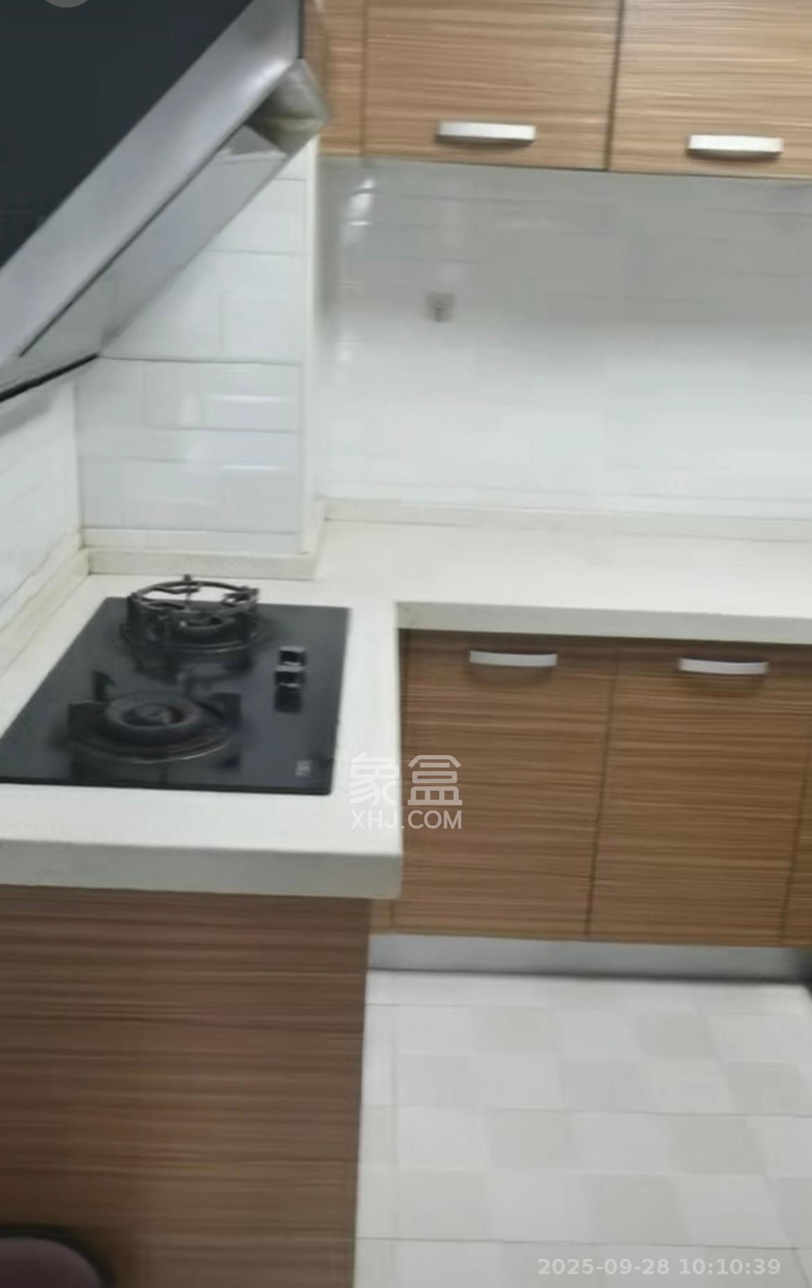 钰龙天下二期(钰龙佳园) 3室2厅1卫 2200.0元/月 钰龙天下二期(钰龙佳园) 3室2厅1卫 2200.0元/月室内图