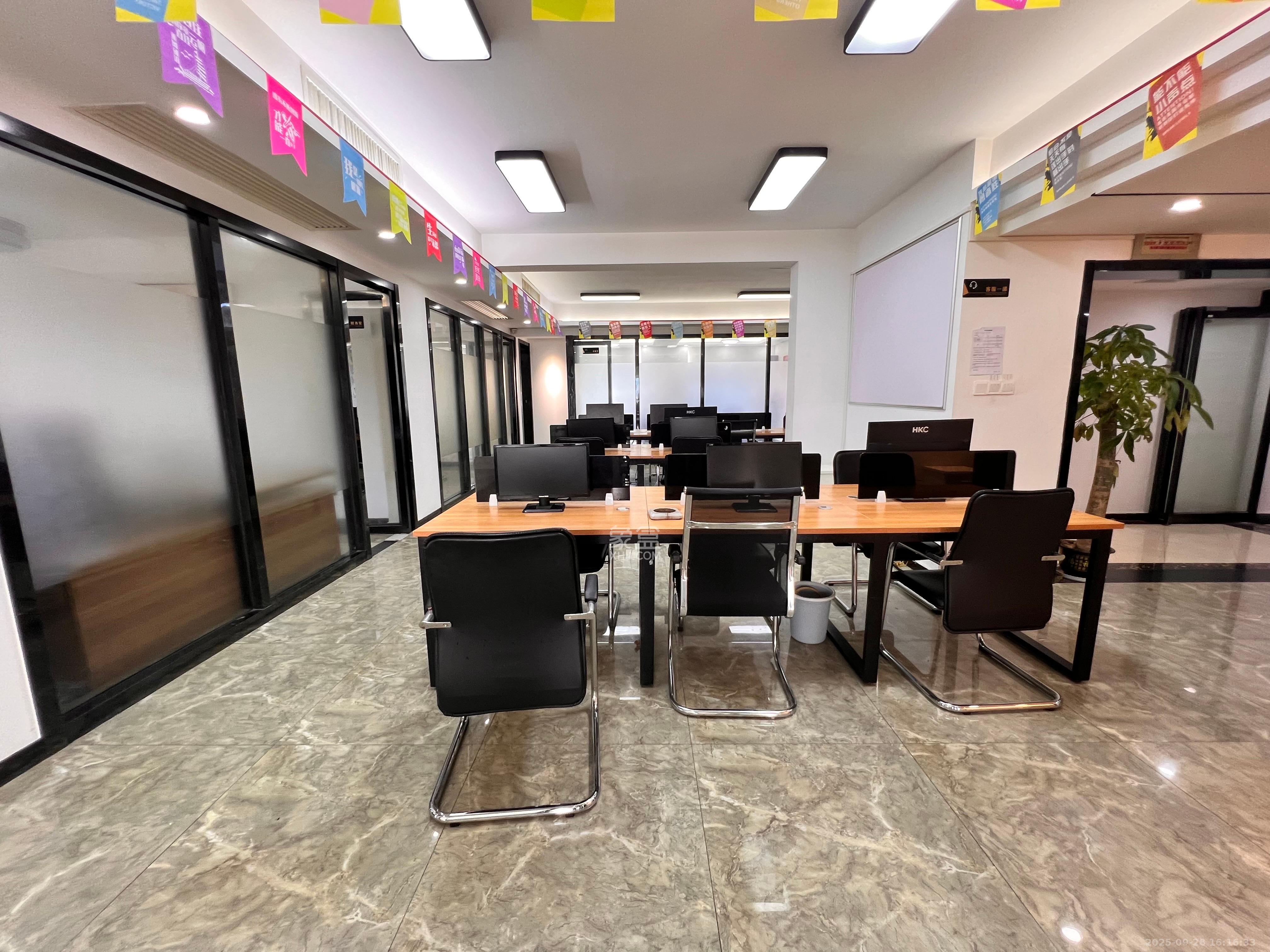 建安新商汇  4室2厅1卫   11000.00元/月