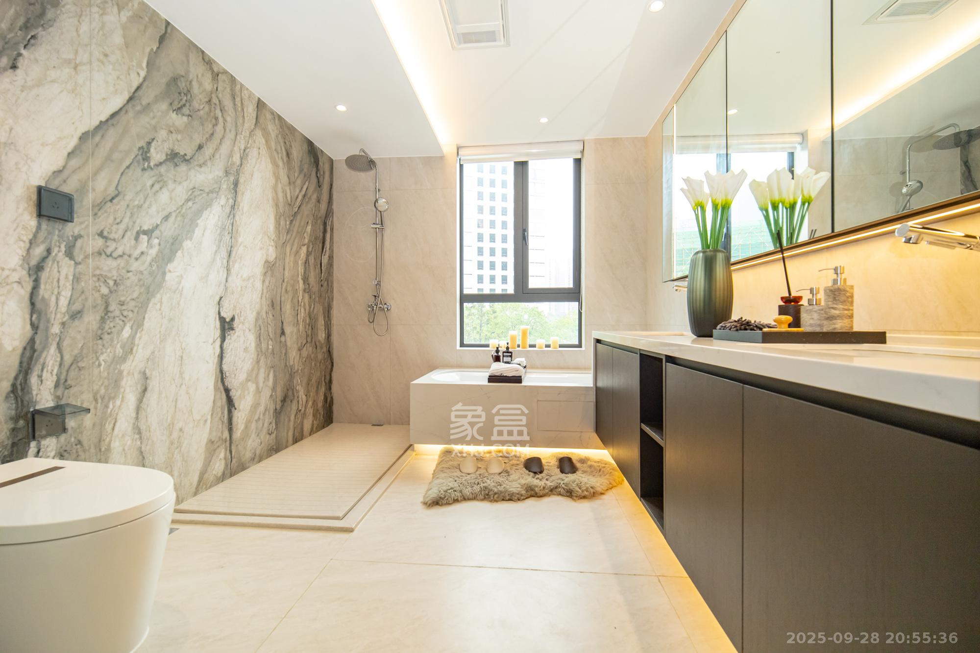 万科松湖天地 4室1厅3卫 440.0万 万科松湖天地 4室1厅3卫 440.0万卫生间