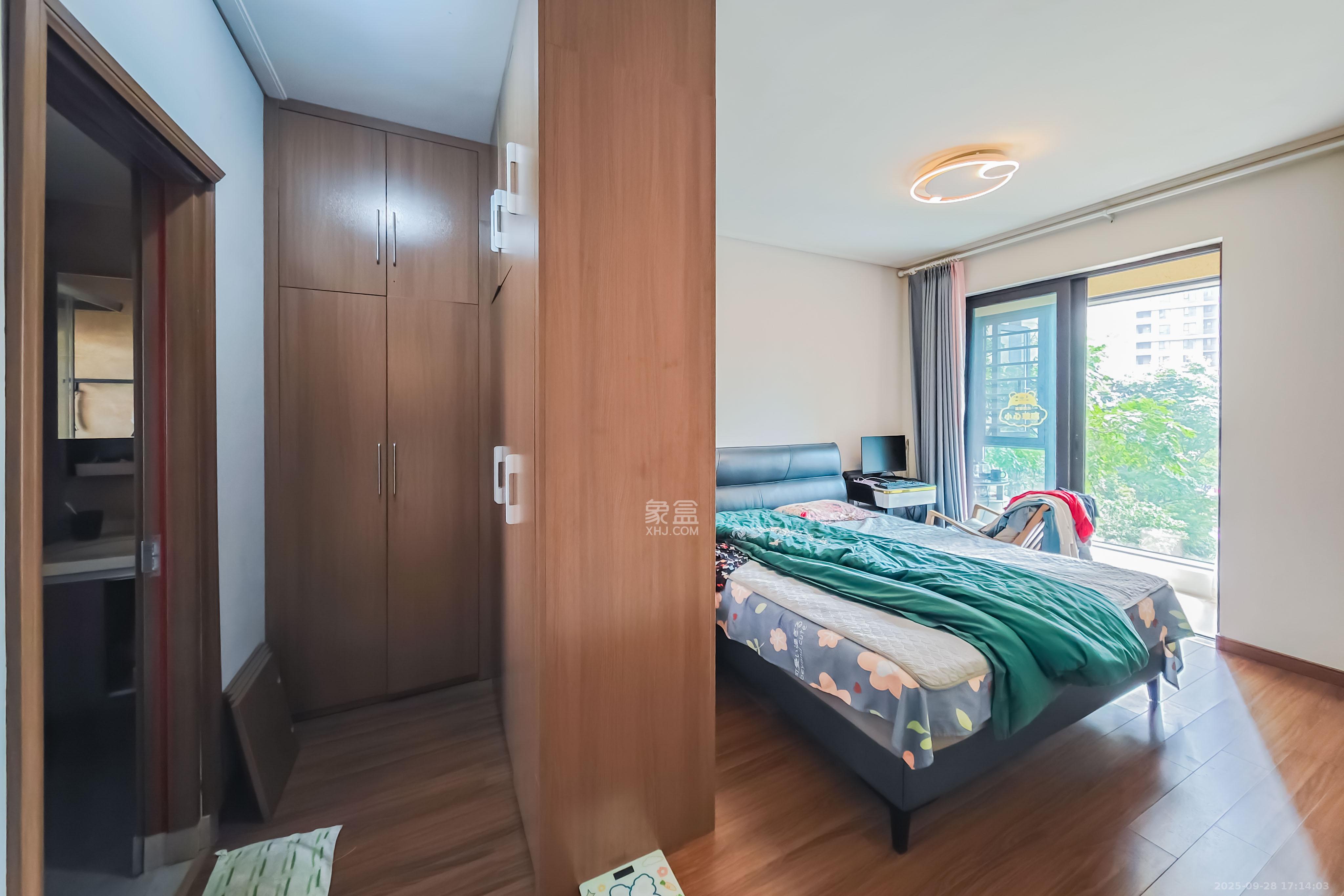 保利茉莉公馆  4室2厅2卫    182.0万其他