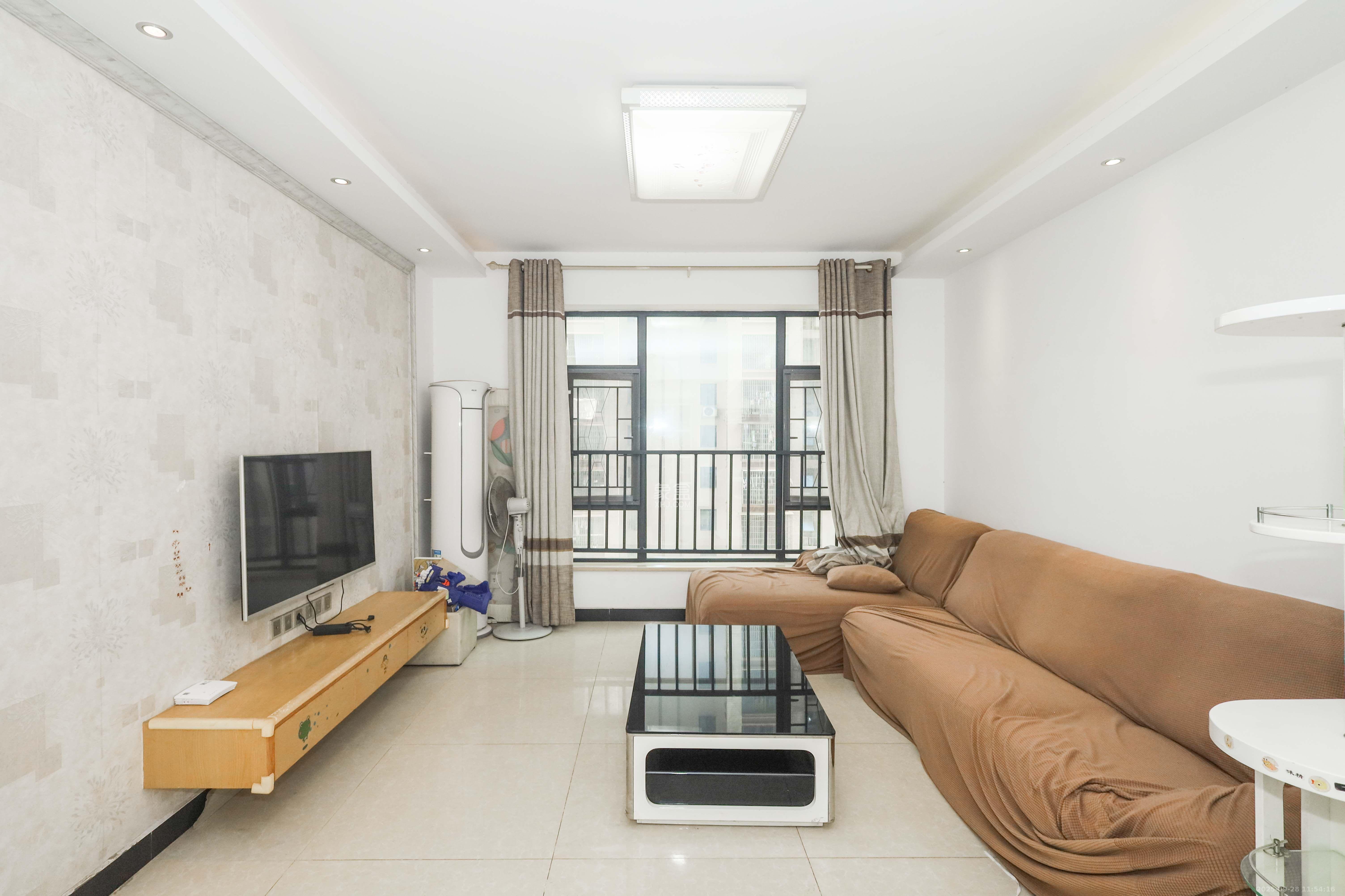 天元涉外景园B区 3室2厅2卫 2700.0元/月 天元涉外景园B区 3室2厅2卫 2700.0元/月室内图