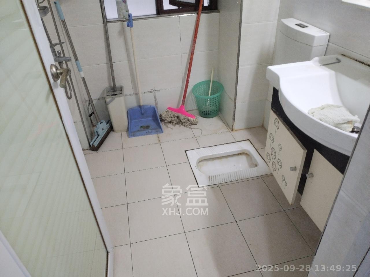 高信向日葵 3室2厅2卫 2200.0元/月 高信向日葵 3室2厅2卫 2200.0元/月室内图