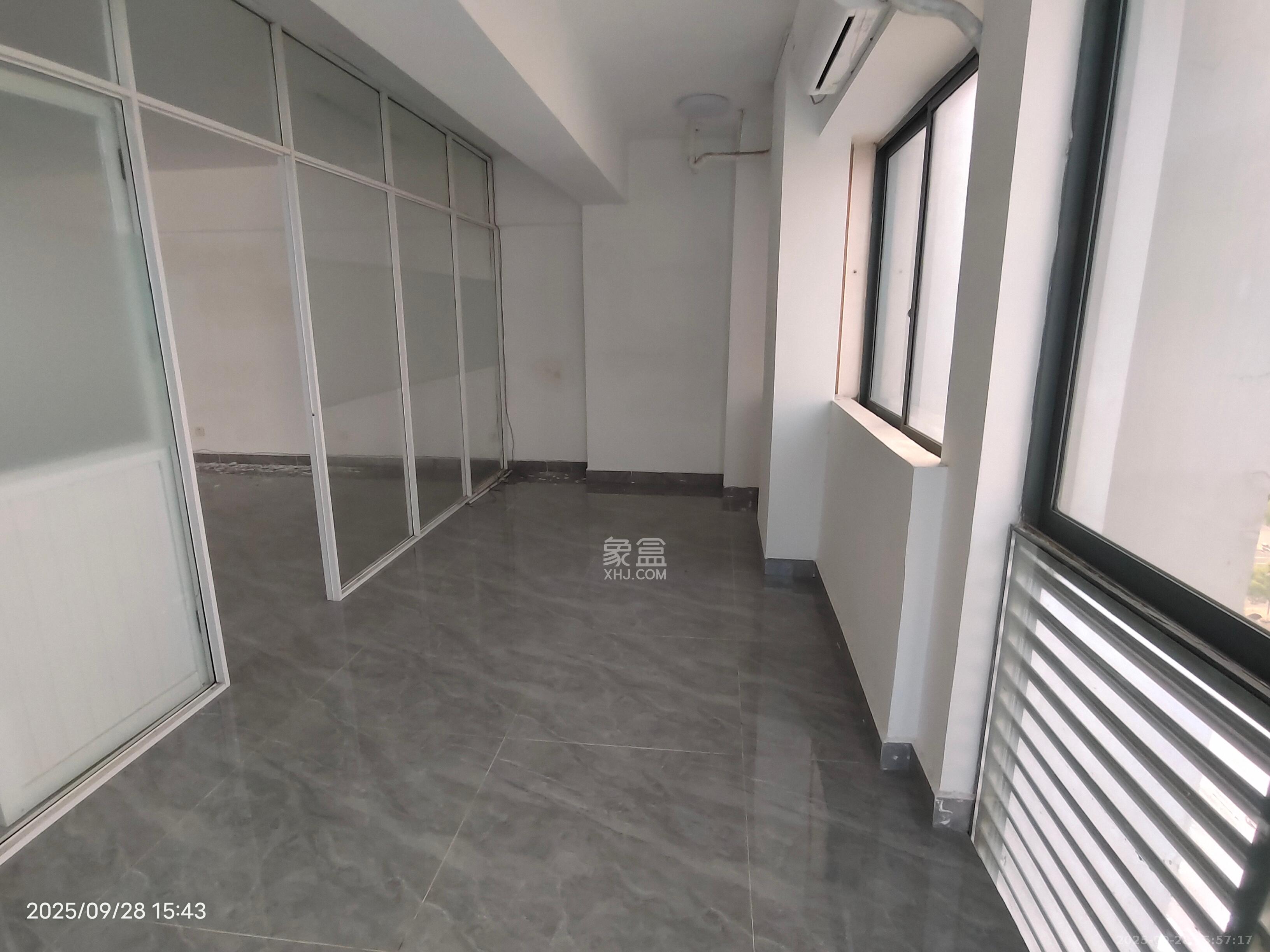 东方芙蓉 2室1厅1卫 2200.0元/月 东方芙蓉 2室1厅1卫 2200.0元/月室内图