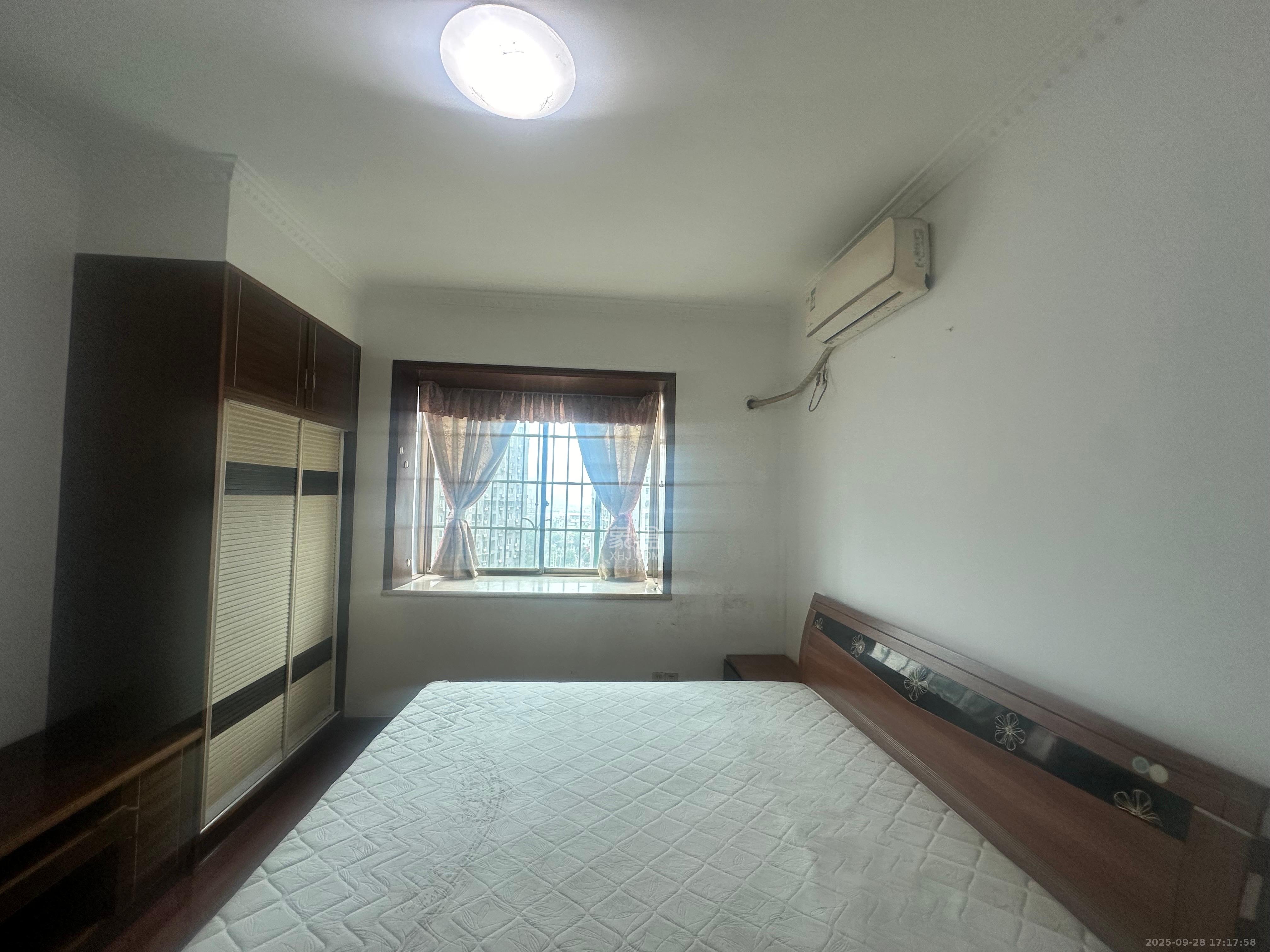 时代天骄  4室2厅2卫    2500.0元/月室内图