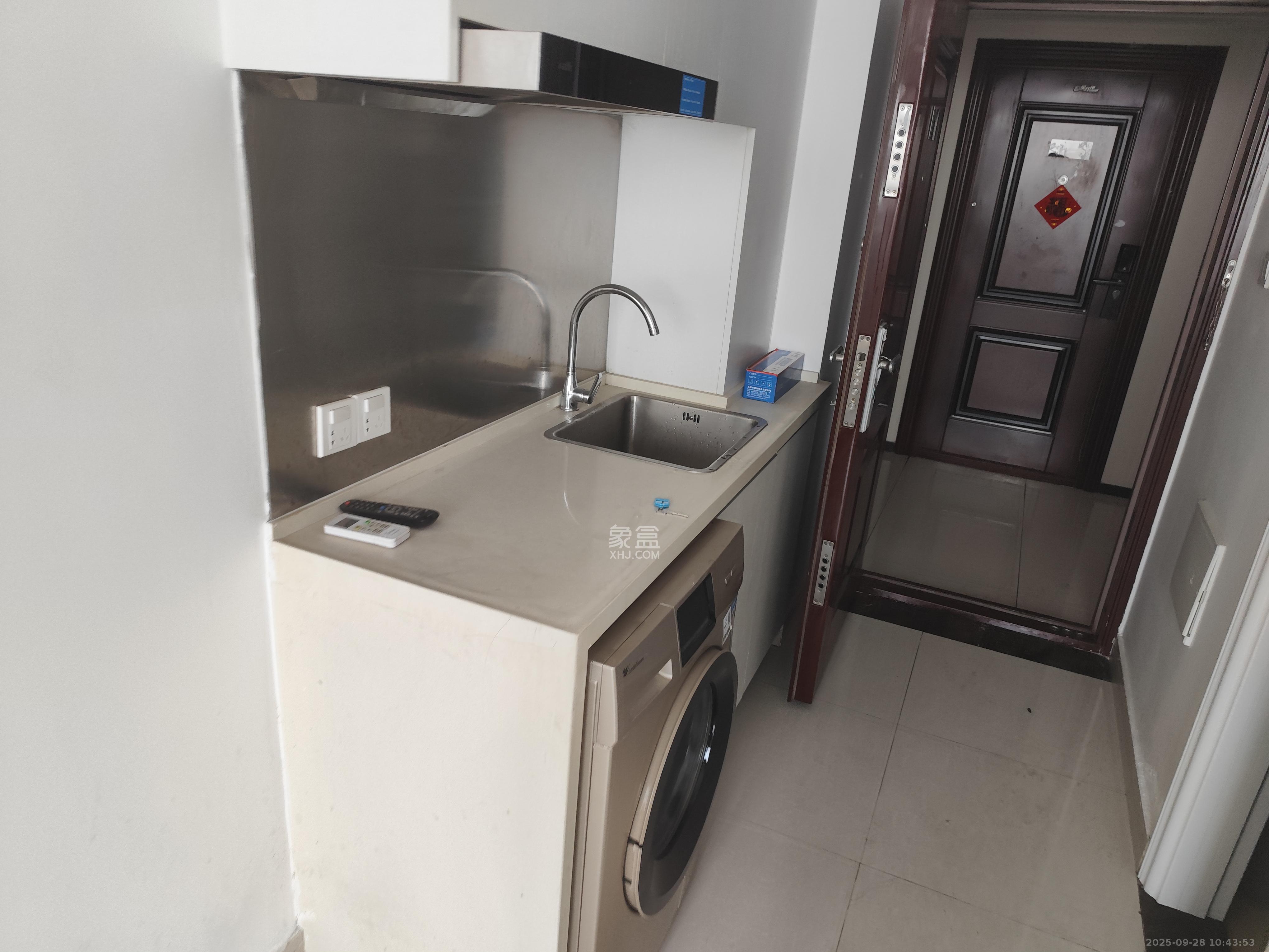 绿地之窗   32.0㎡      850.0元/月室内图