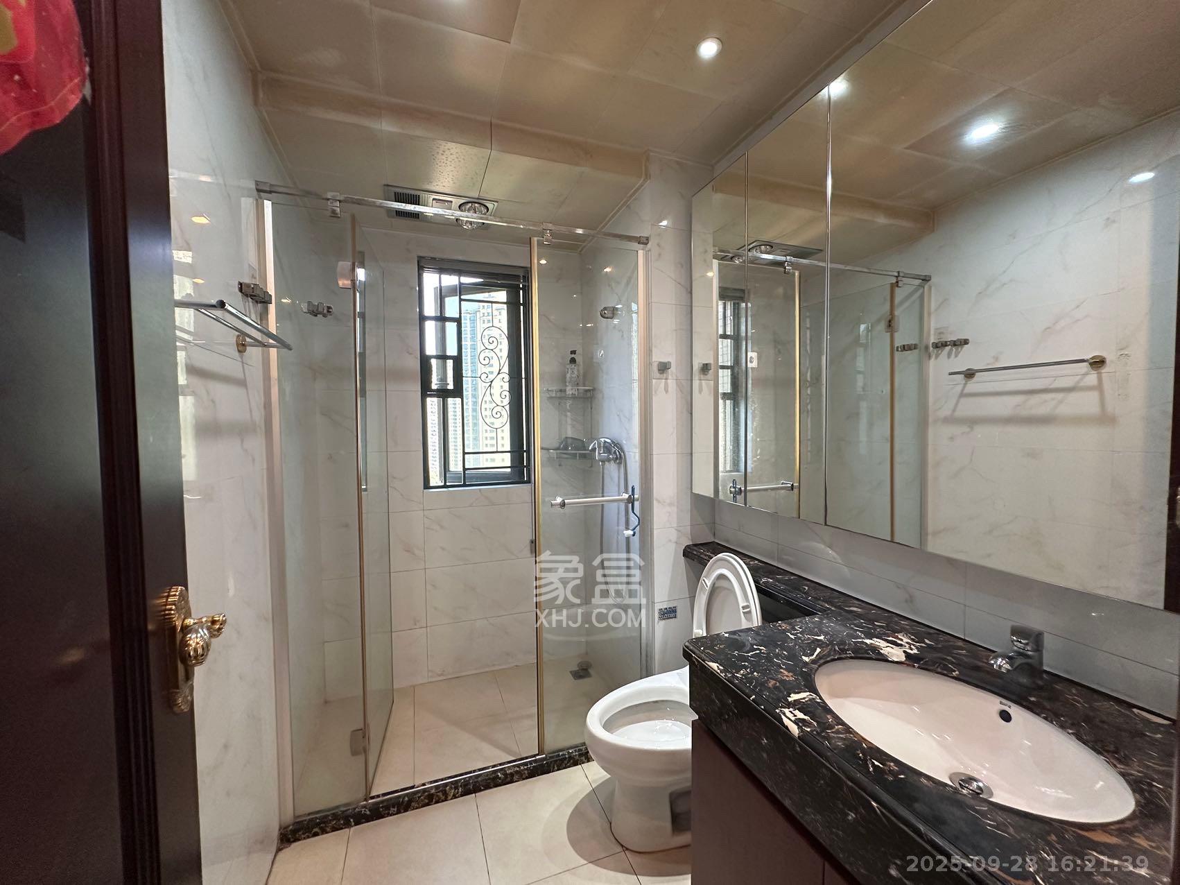 恒大雅苑 4室2厅2卫 3700.0元/月 恒大雅苑 4室2厅2卫 3700.0元/月室内图