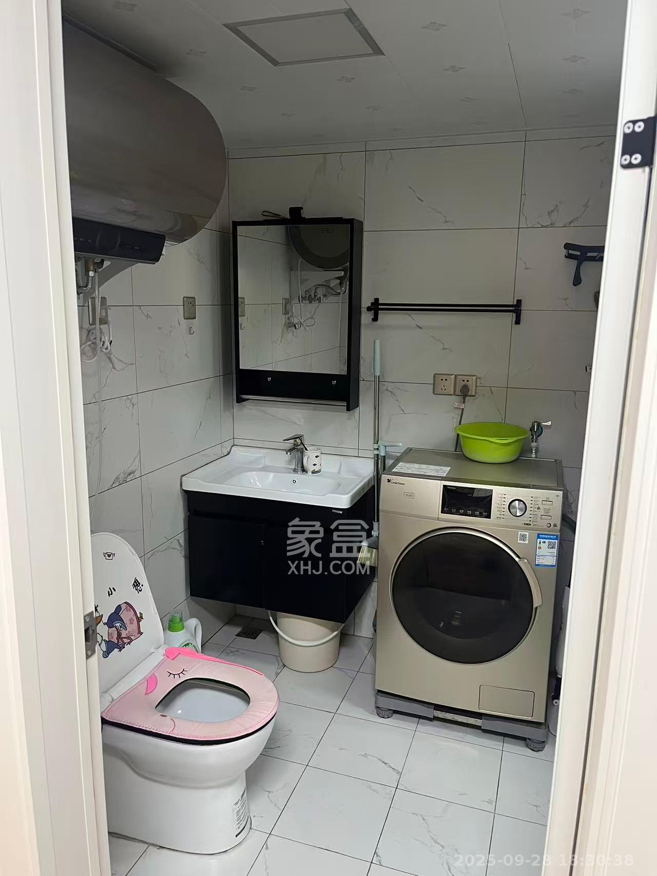 鑫远玲珑 1室1厅1卫 1600.0元/月 鑫远玲珑 1室1厅1卫 1600.0元/月室内图