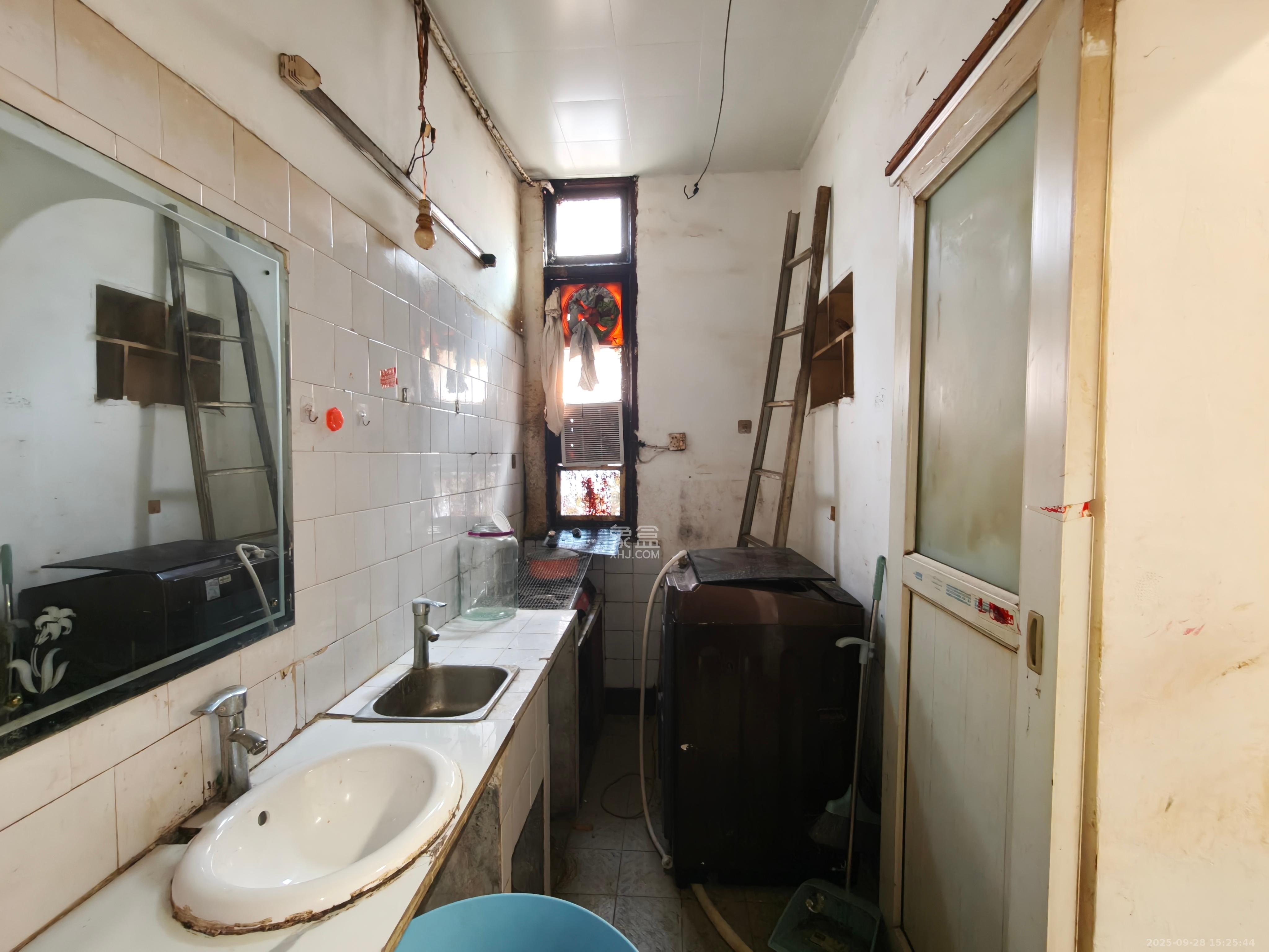 曙光小区 1室1厅1卫 1100.0元/月 曙光小区 1室1厅1卫 1100.0元/月室内图