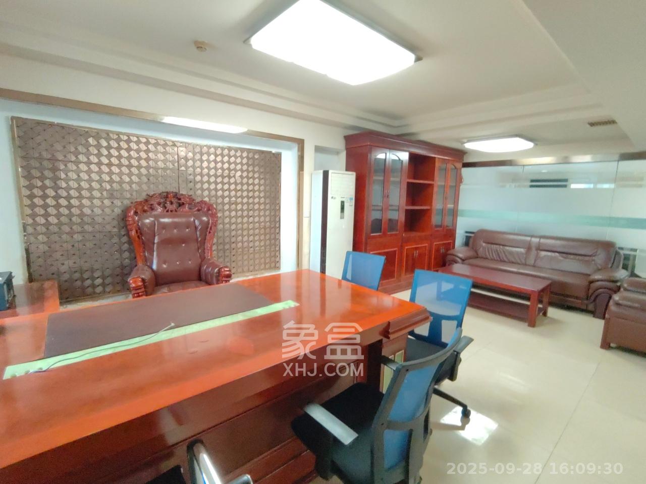 嘉玺大厦（高桥国际公寓）   280.0㎡      10000.0元/月