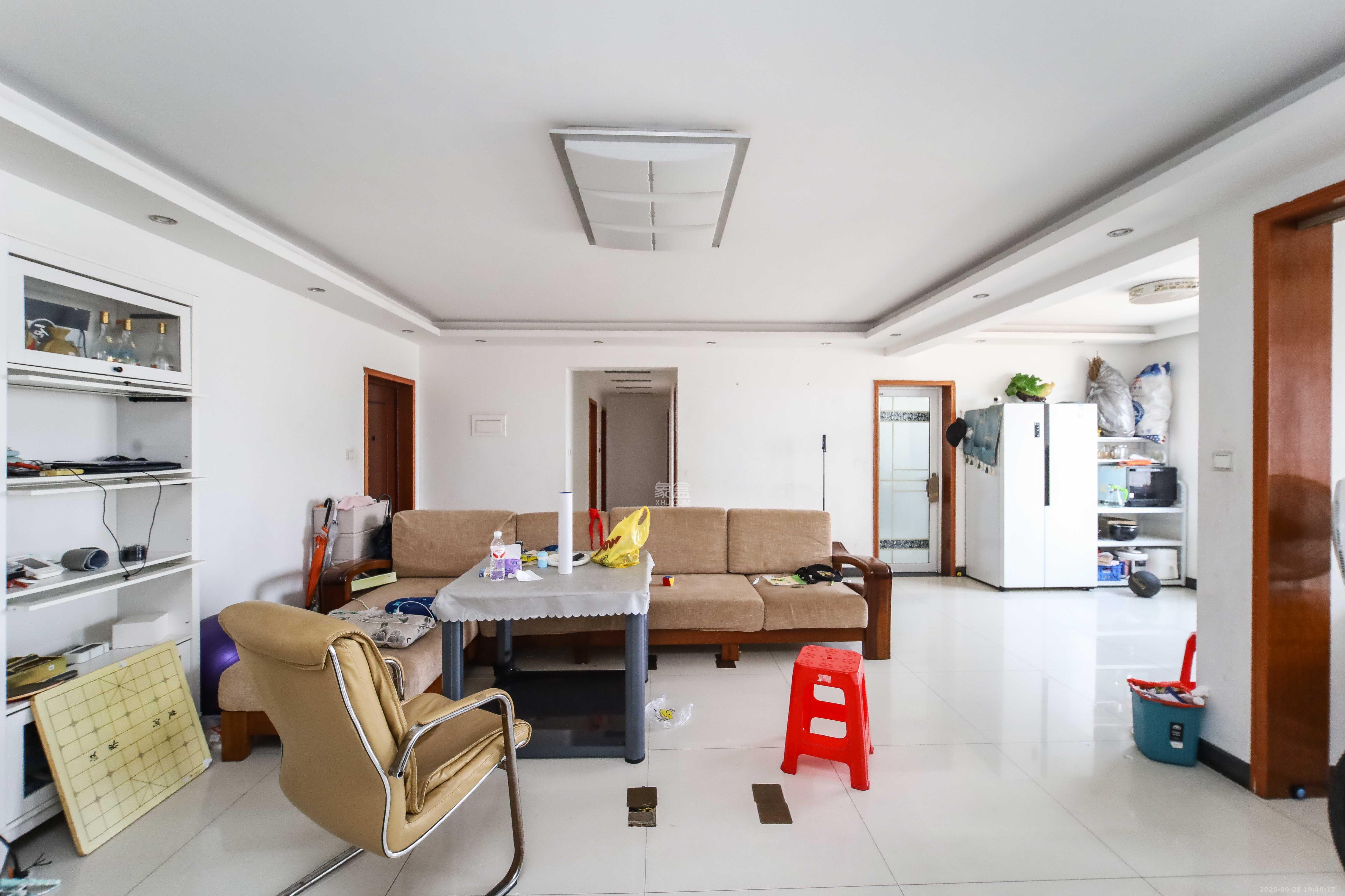 高桥现代商贸城 3室2厅2卫 83.6万 高桥现代商贸城 3室2厅2卫 83.6万客厅