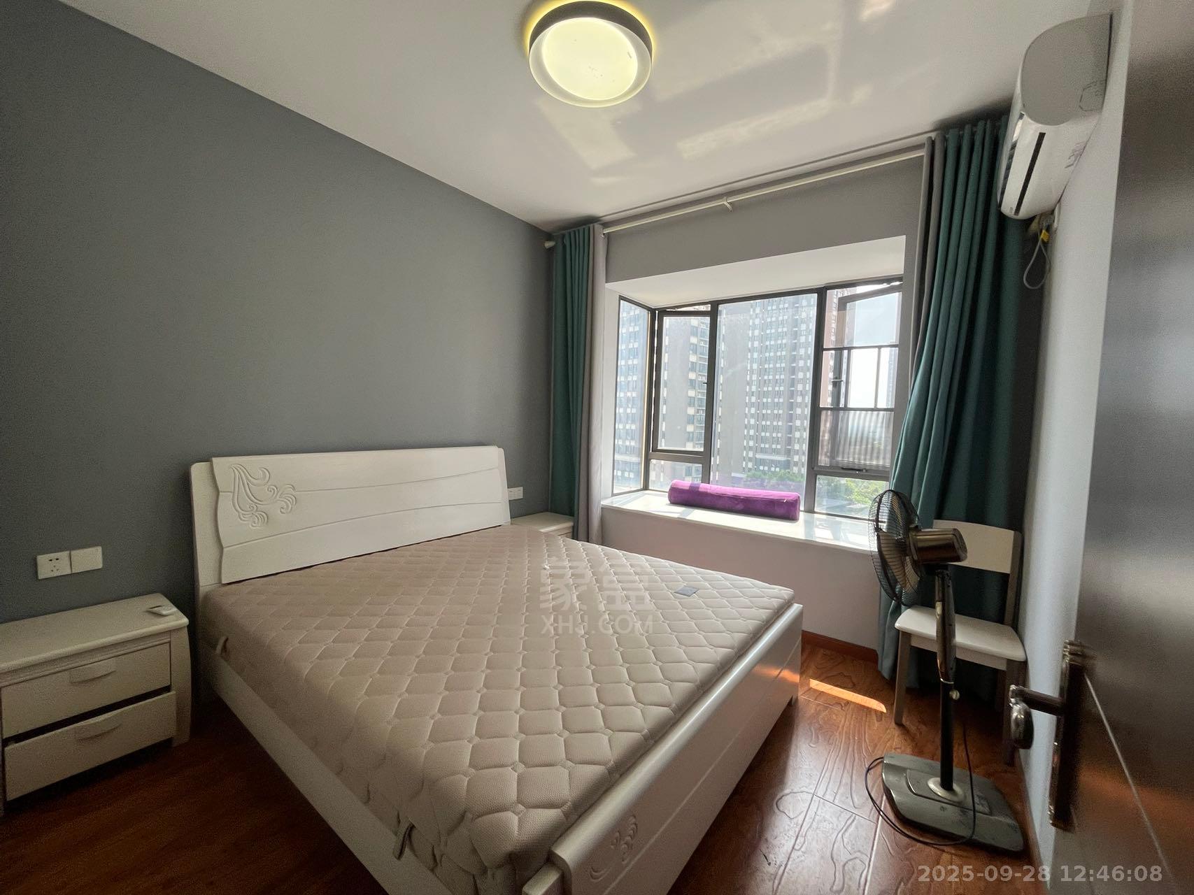 春藤小镇  3室2厅1卫    1800.0元/月室内图