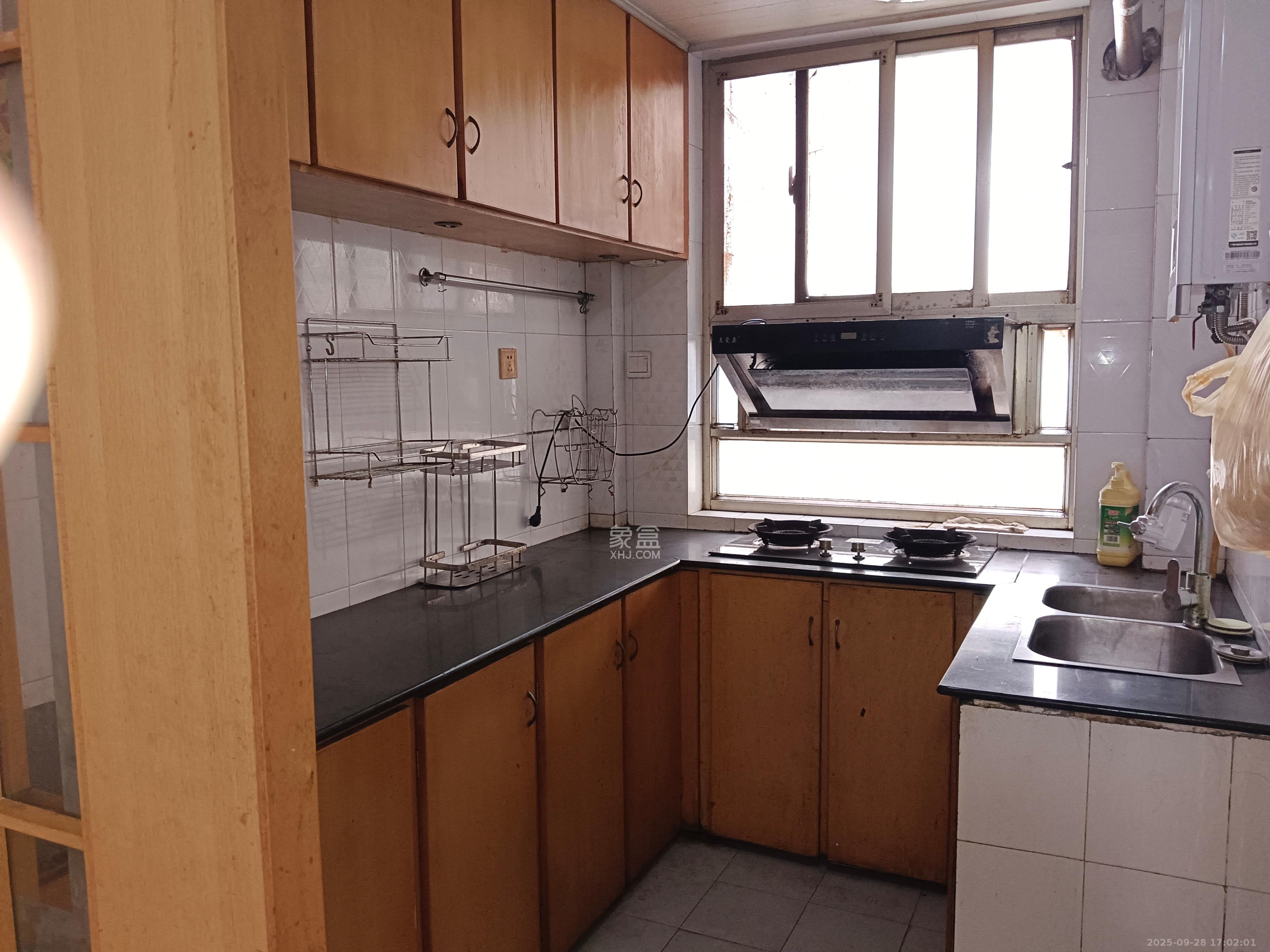 长郡公寓 3室2厅2卫 3500.0元/月 长郡公寓 3室2厅2卫 3500.0元/月室内图