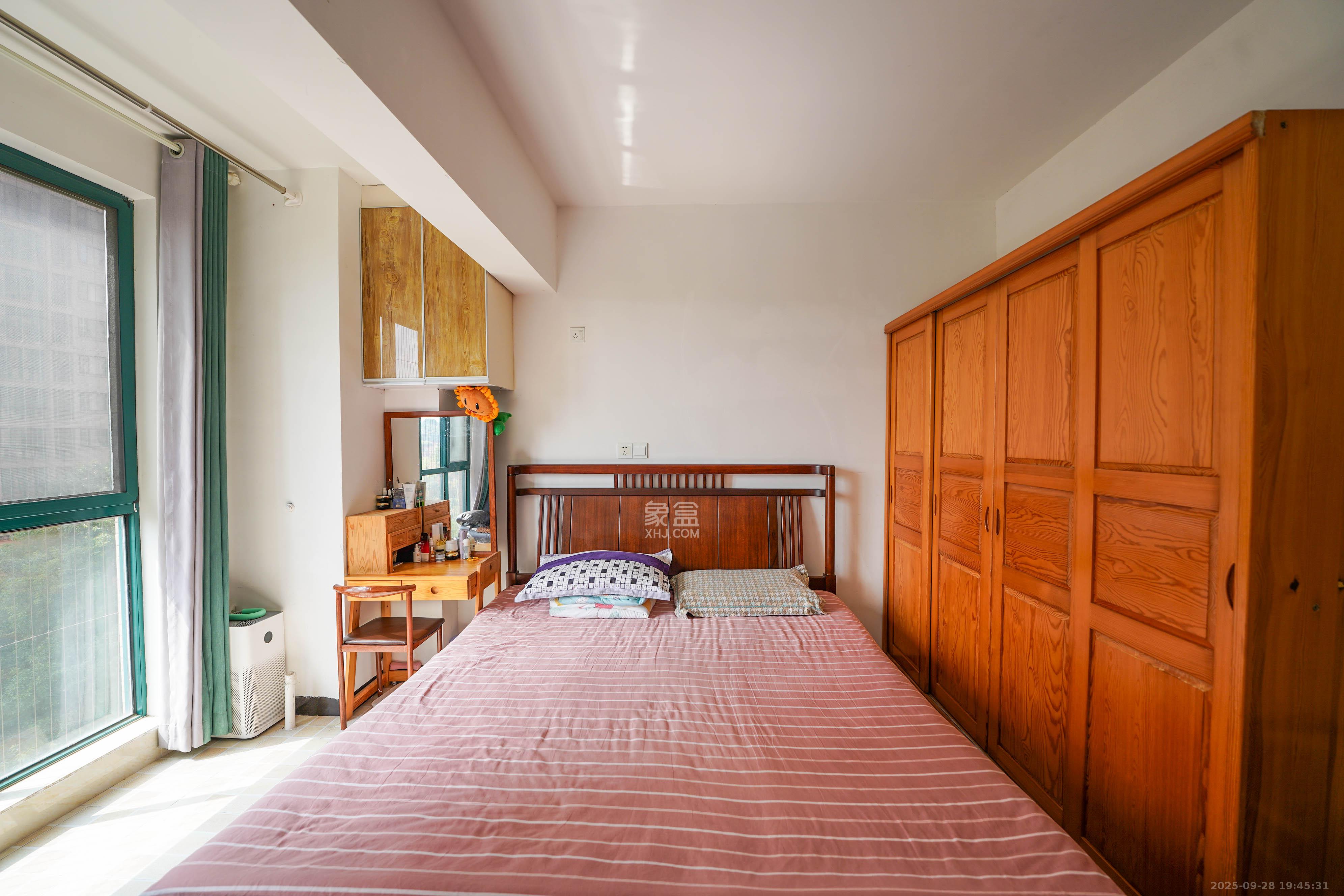 丽发新城  3室2厅1卫    51.8万卧室