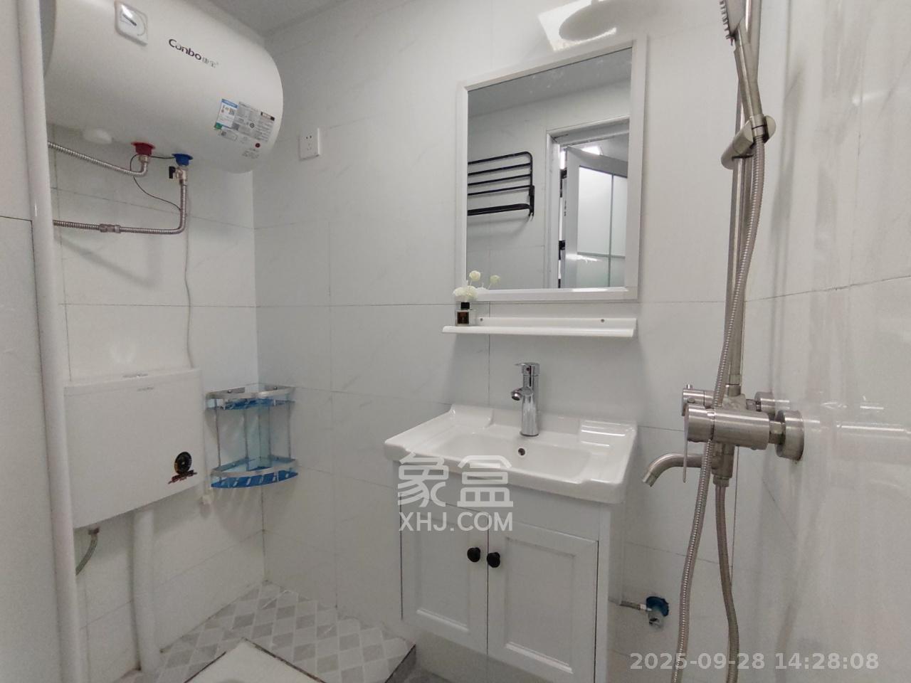 都市先锋  1室1厅1卫    1400.0元/月 都市先锋  1室1厅1卫    1400.0元/月