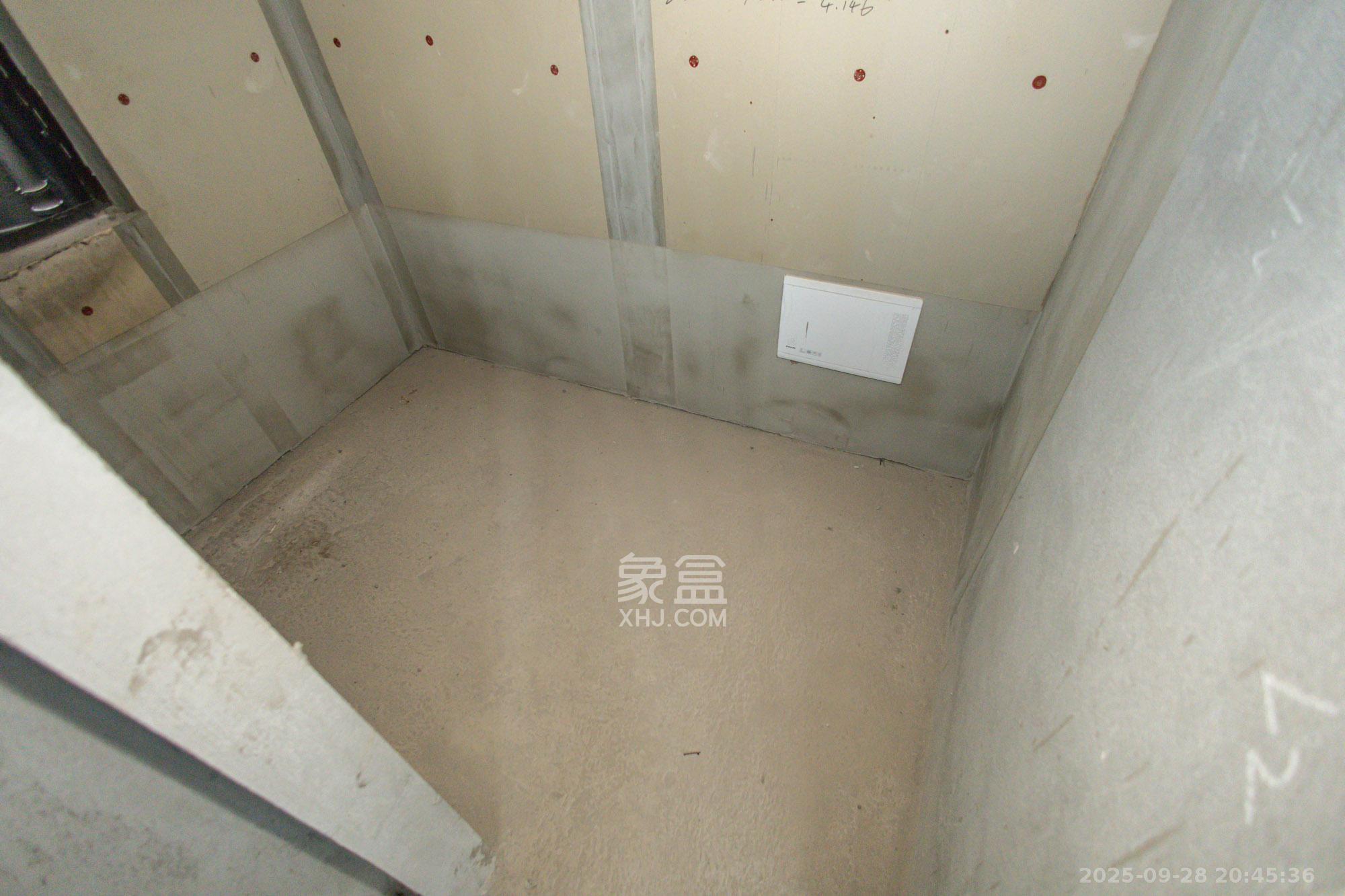 东原麓印长江C区  4室2厅2卫    300.0万其他
