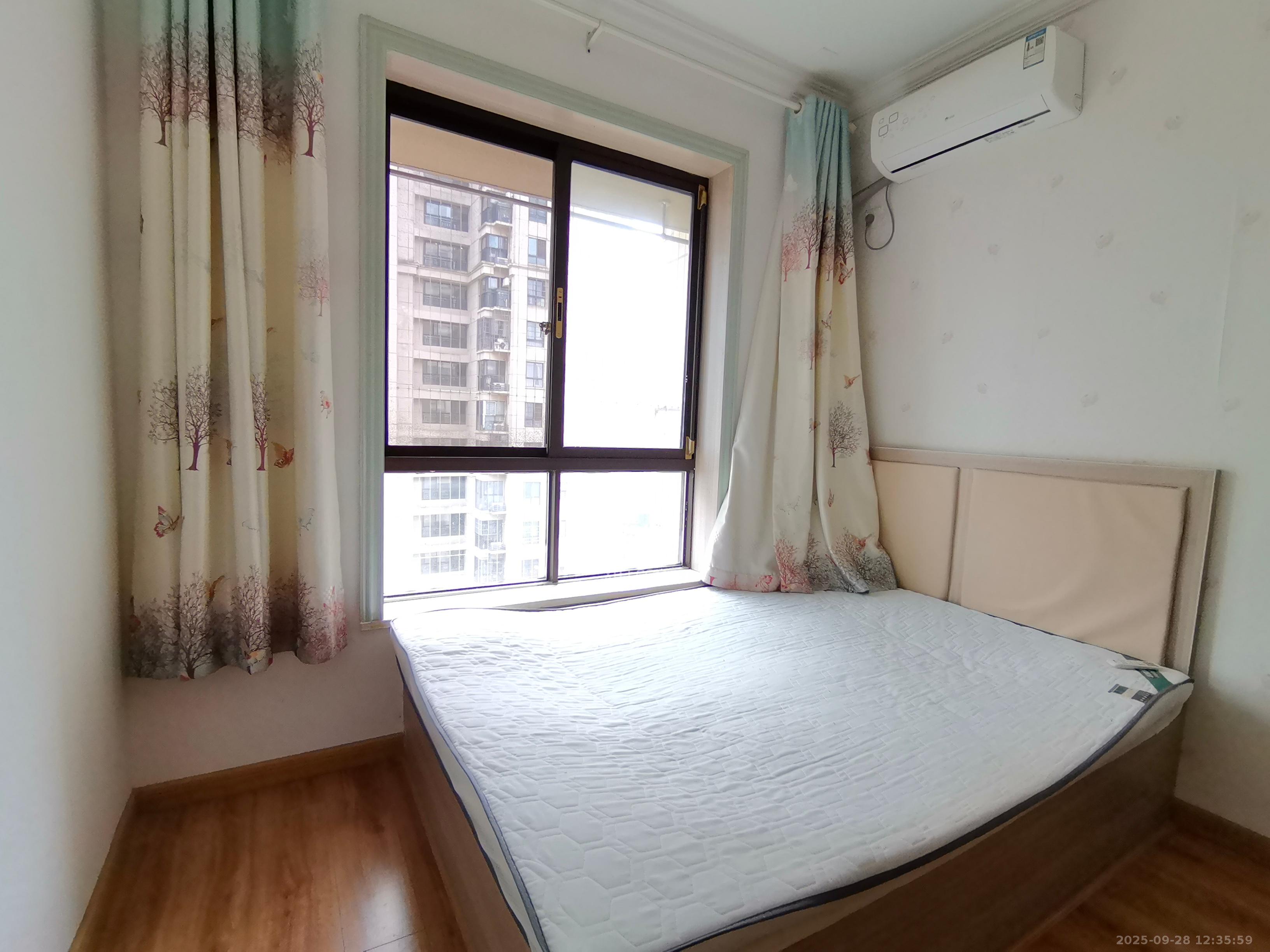 金科世界城  3室2厅1卫    2300.0元/月室内图