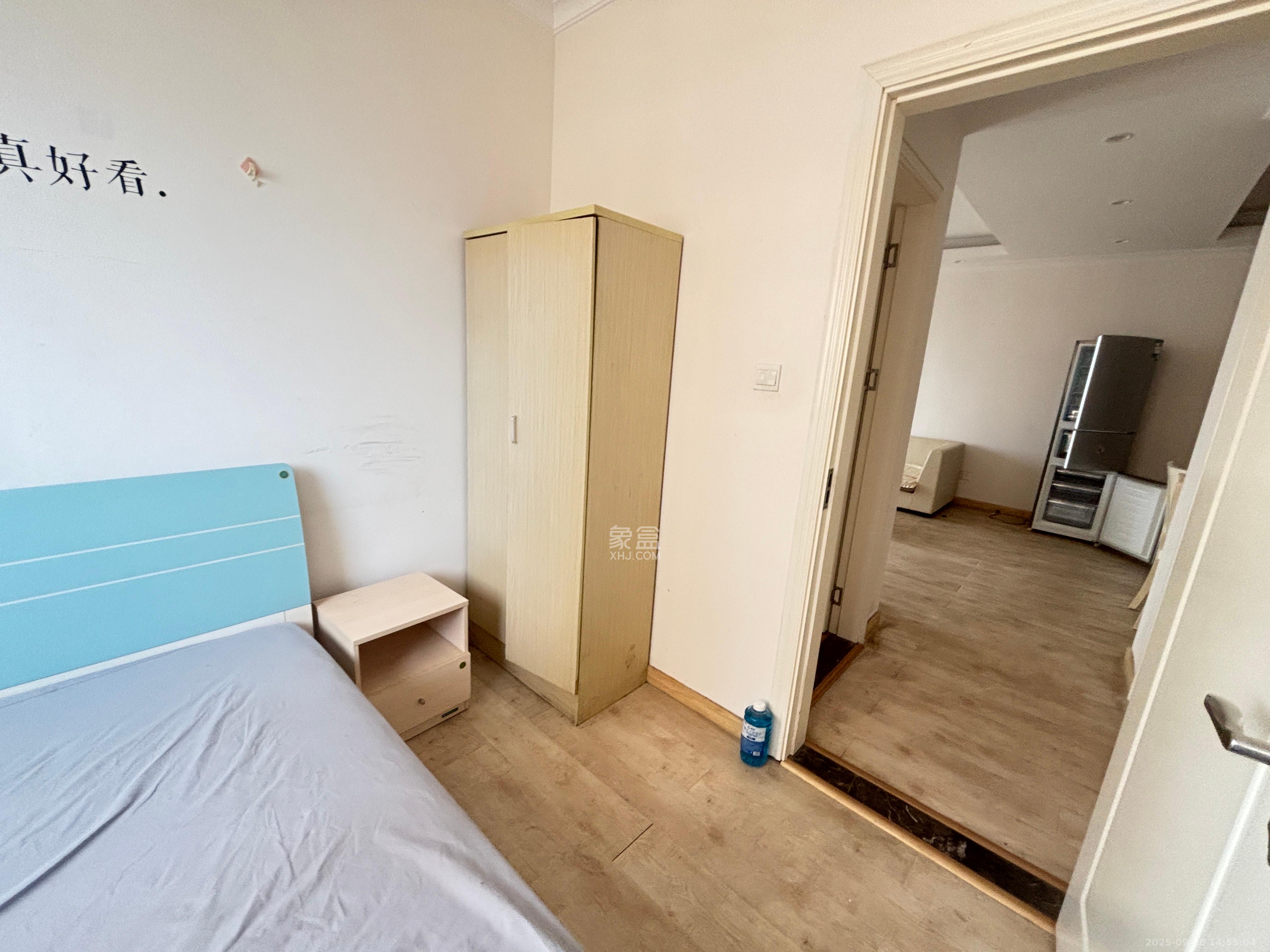 五江天街南区 3室2厅1卫 2400.0元/月 五江天街南区 3室2厅1卫 2400.0元/月室内图