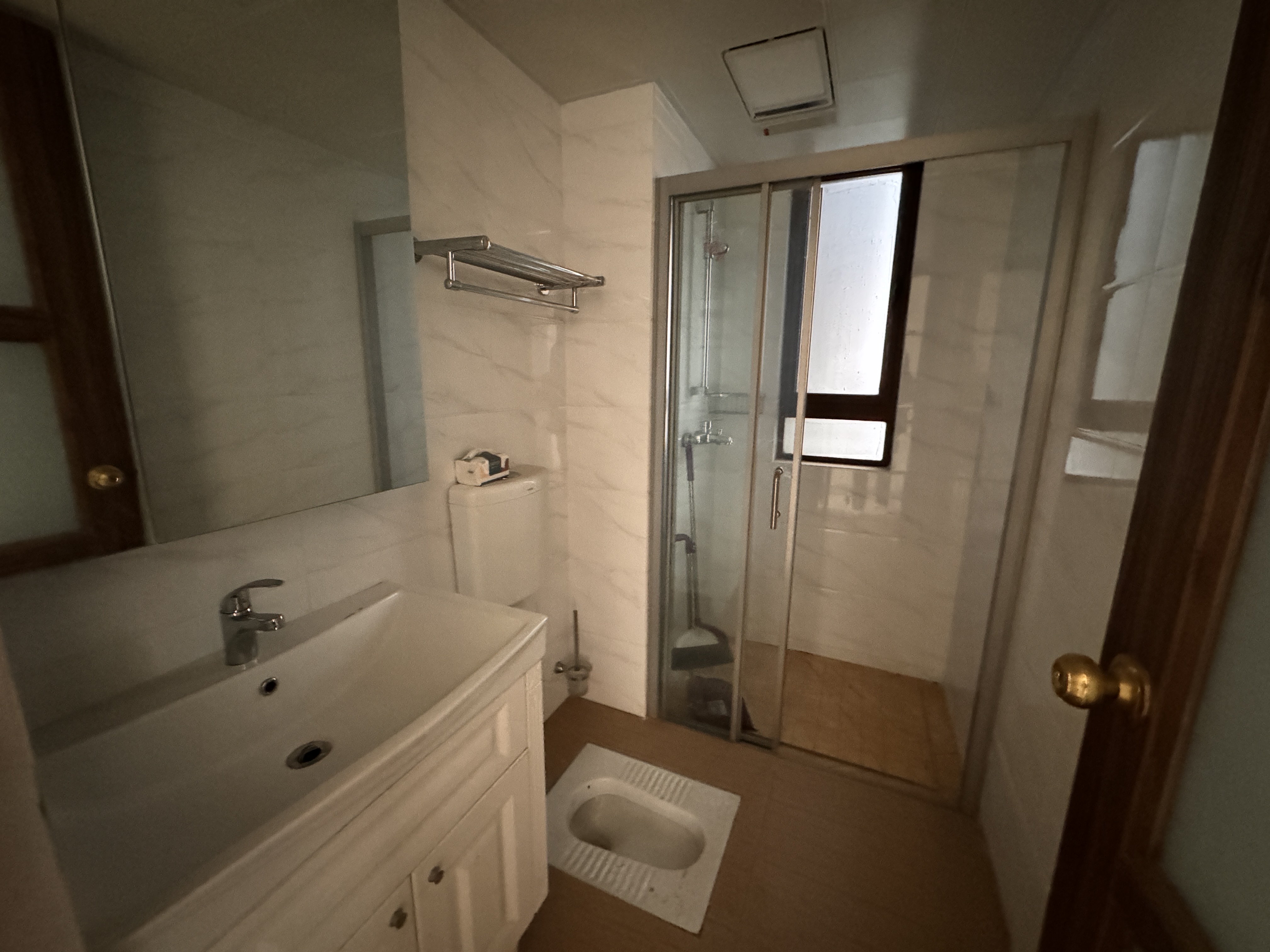 华耀碧桂园十里江湾誉峯 3室2厅2卫 2000.0元/月 华耀碧桂园十里江湾誉峯 3室2厅2卫 2000.0元/月室内图