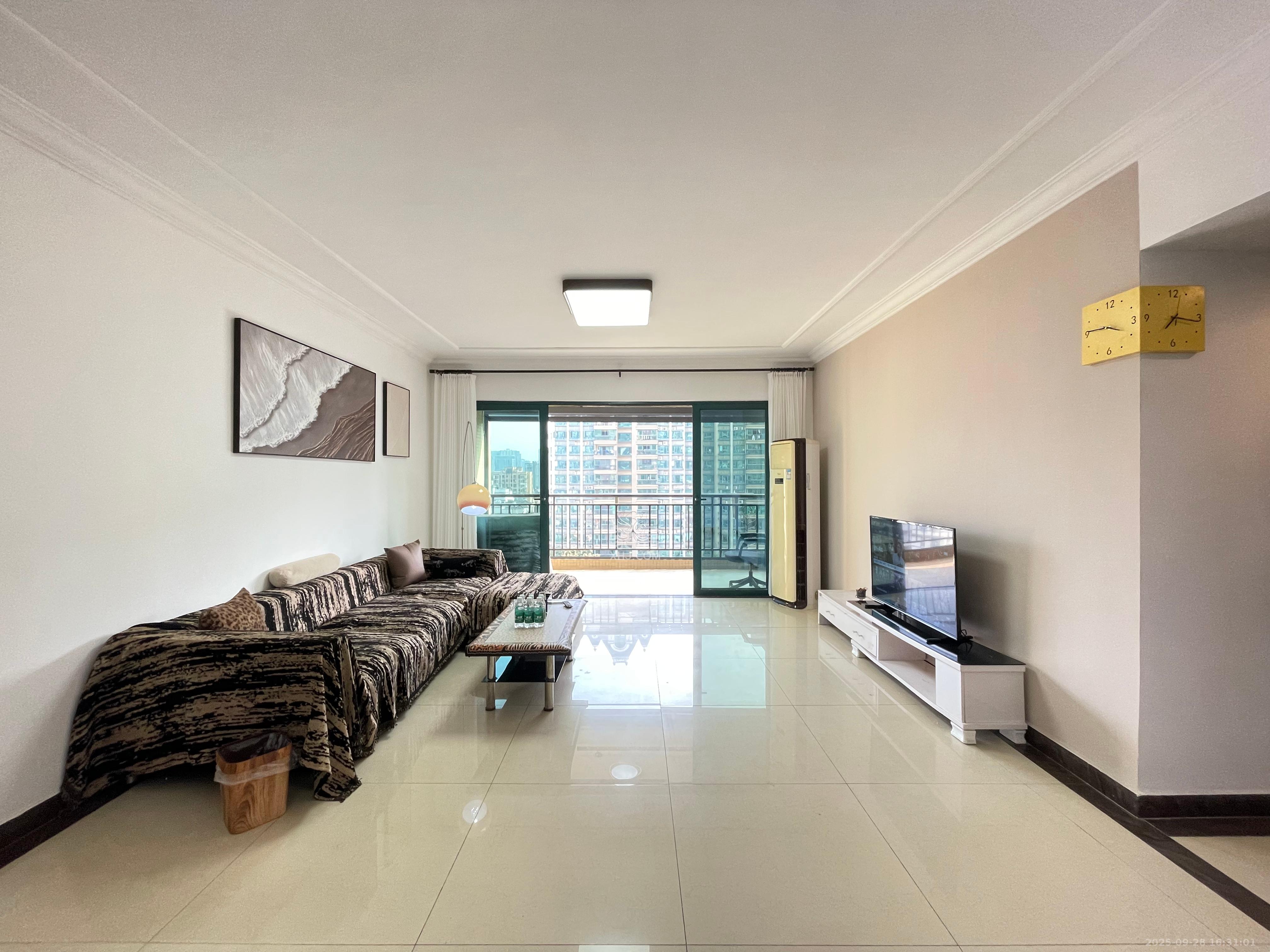 恒大名都  3室2厅1卫    2000.0元/月室内图