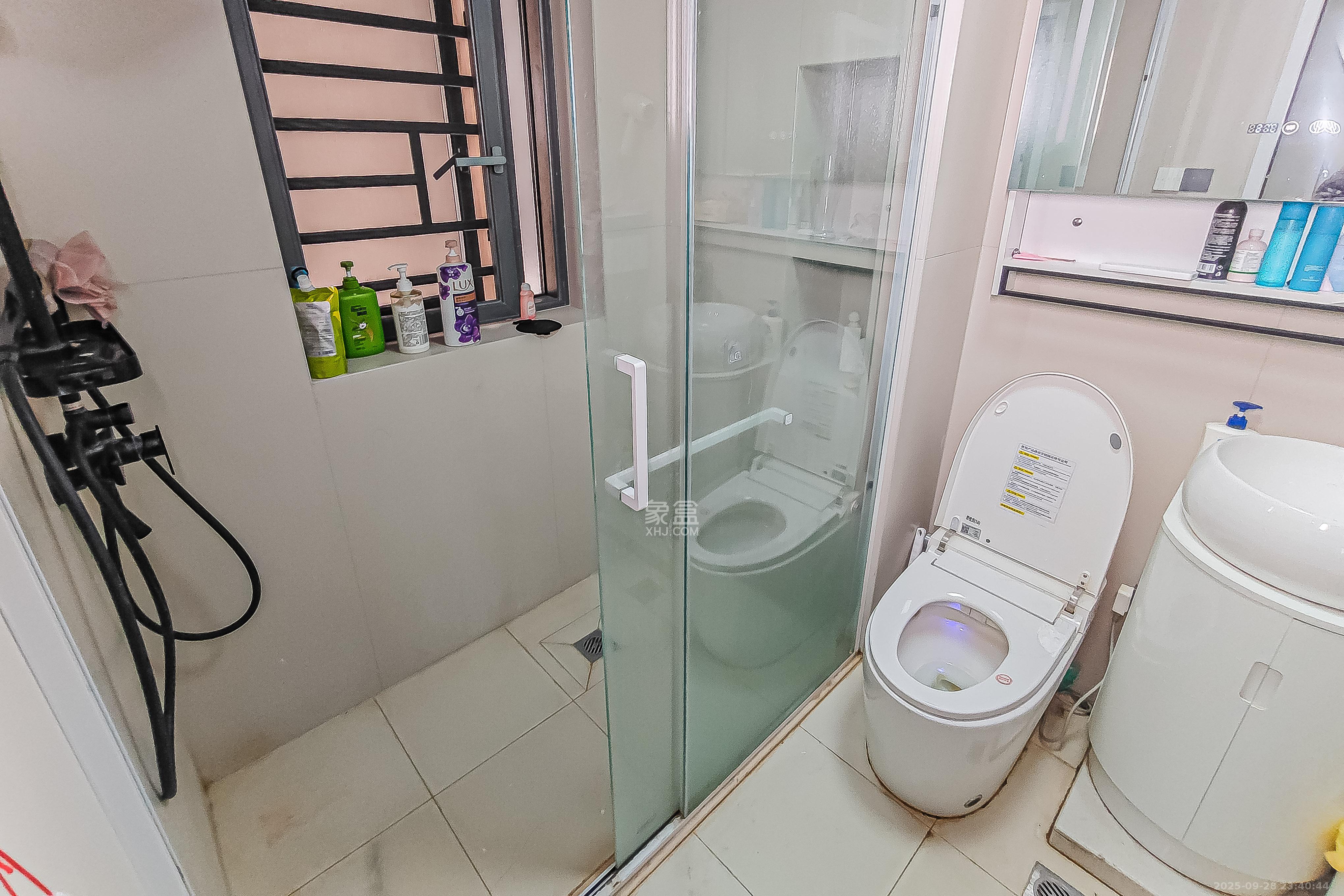 在水一方 4室2厅2卫 110.0万 在水一方 4室2厅2卫 110.0万卫生间