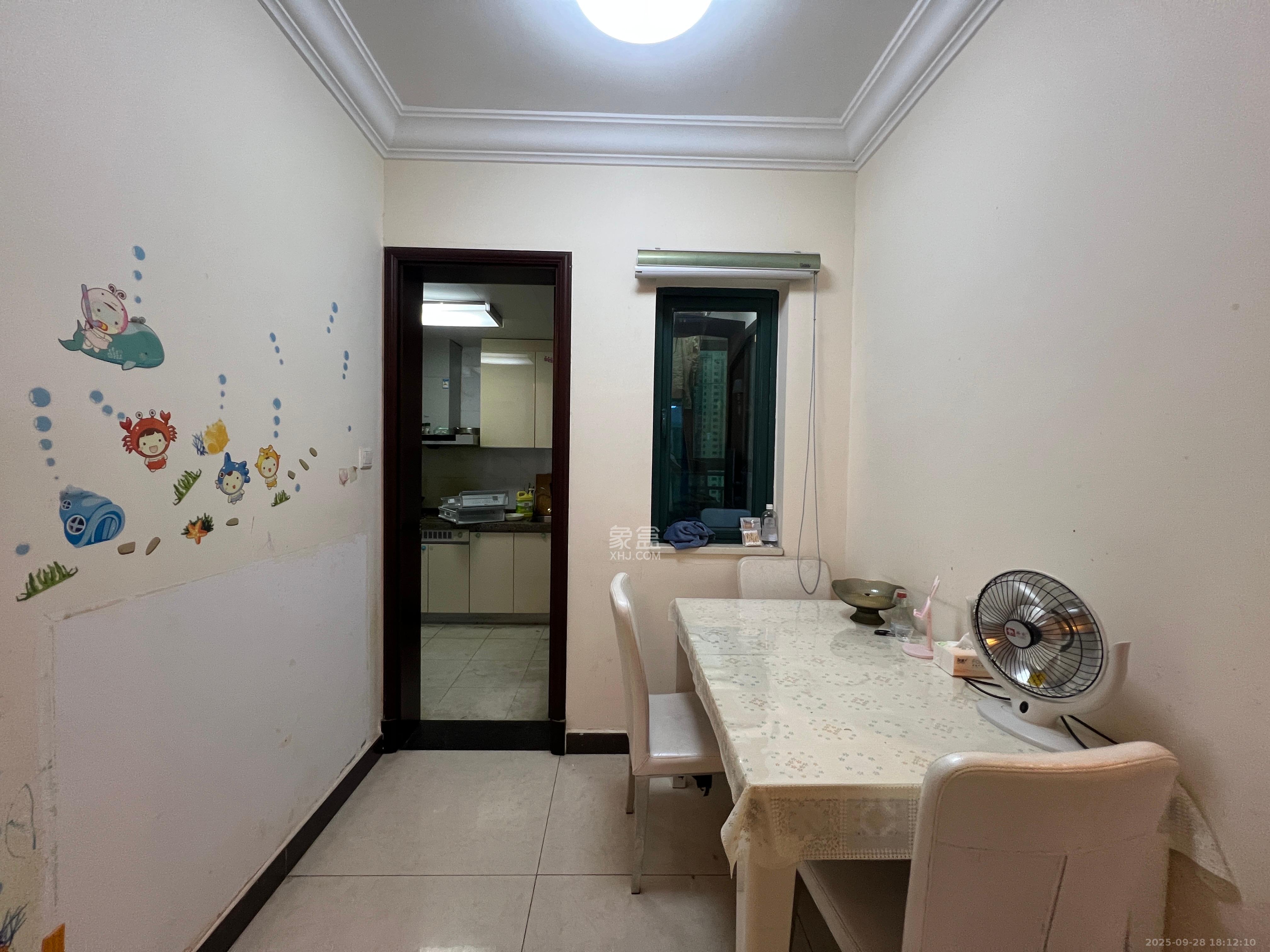 恒大雅苑 3室2厅2卫 2300.0元/月 恒大雅苑 3室2厅2卫 2300.0元/月室内图