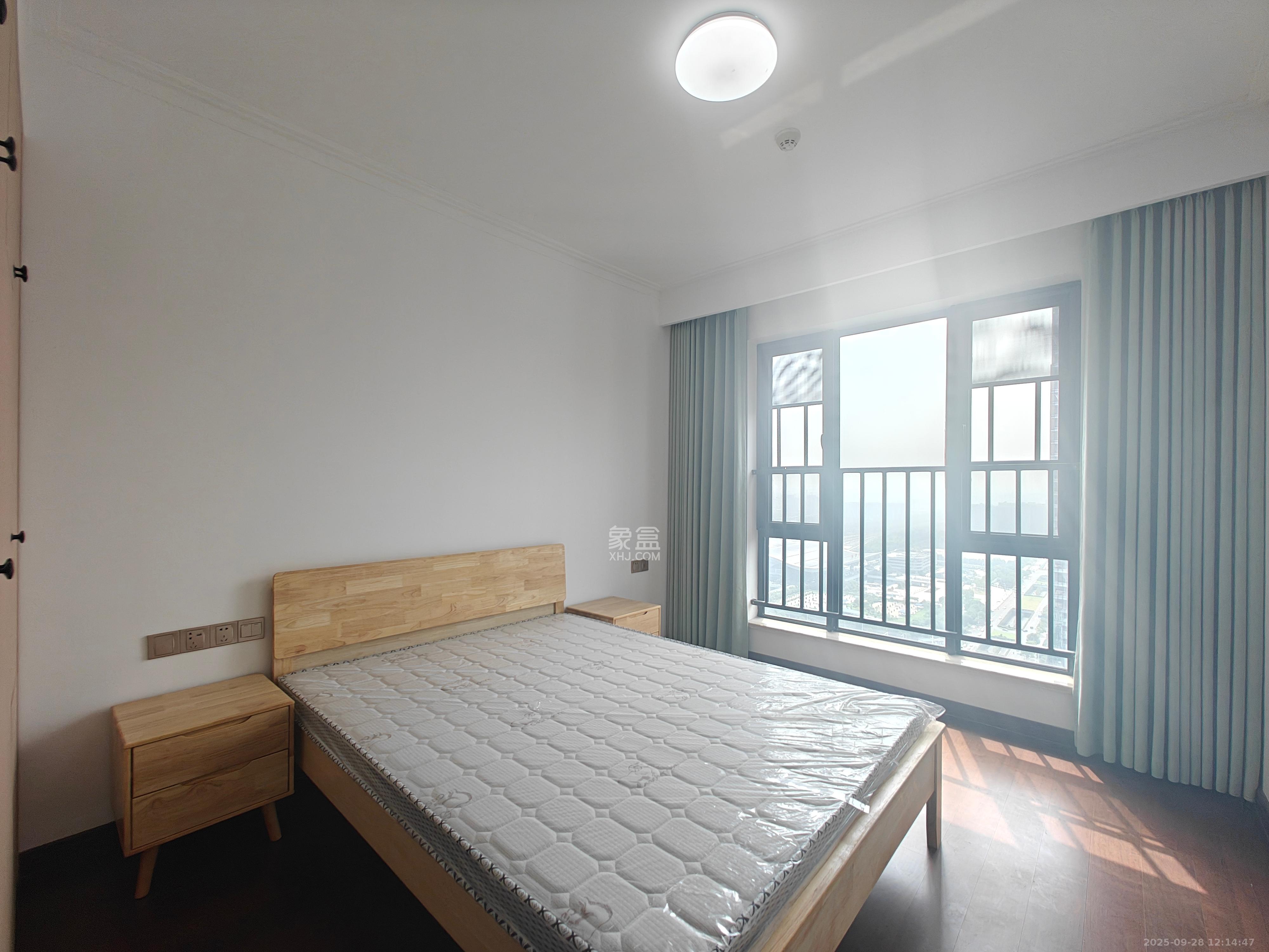 绿地长沙城际空间站(绿地新里佳苑) 3室2厅2卫 3200.0元/月 绿地长沙城际空间站(绿地新里佳苑) 3室2厅2卫 3200.0元/月室内图