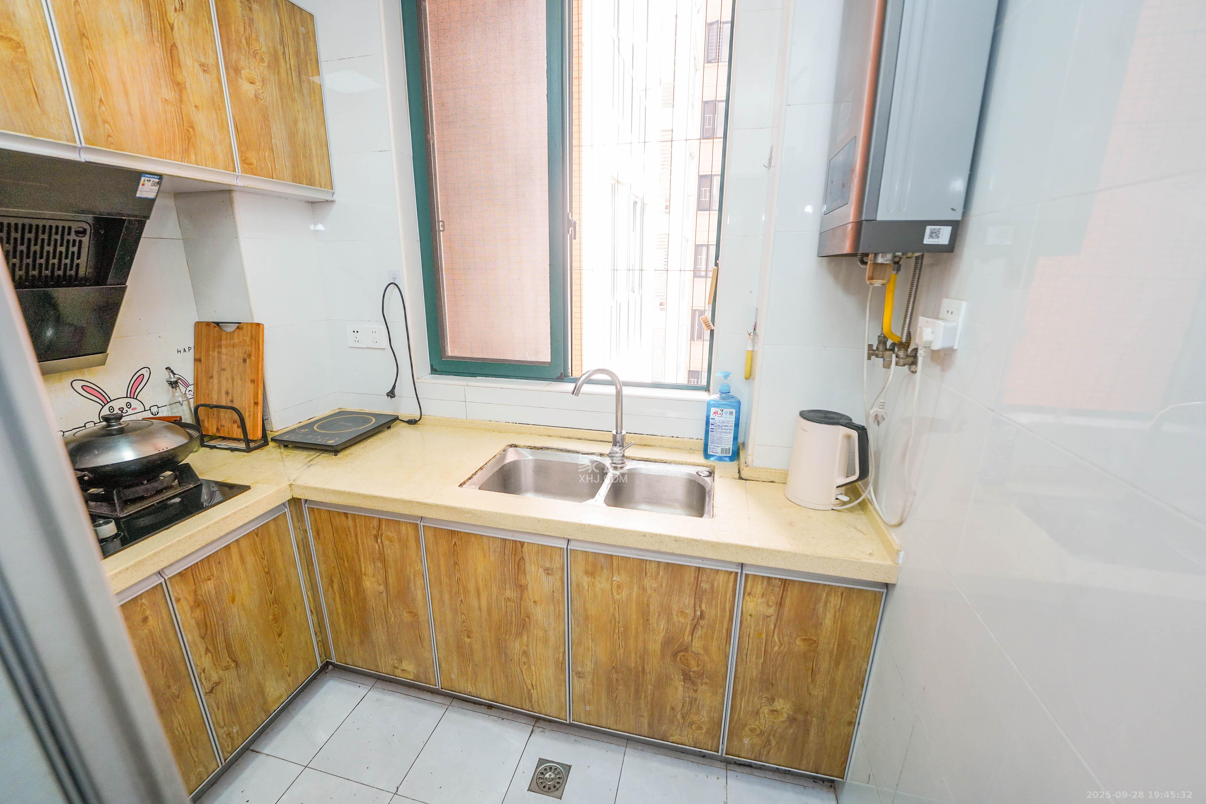 丽发新城 3室2厅1卫 51.8万 丽发新城 3室2厅1卫 51.8万厨房