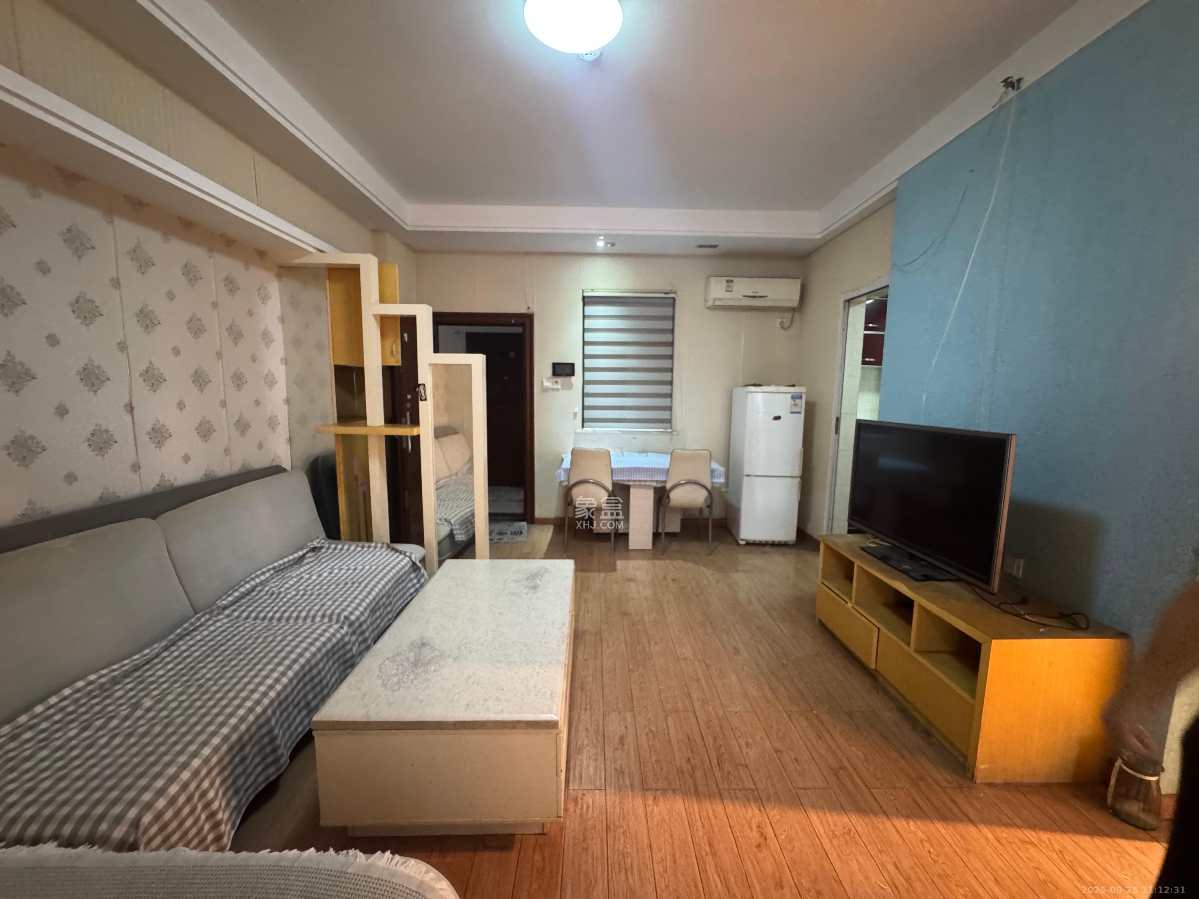 万博汇  2室1厅1卫    2100.0元/月