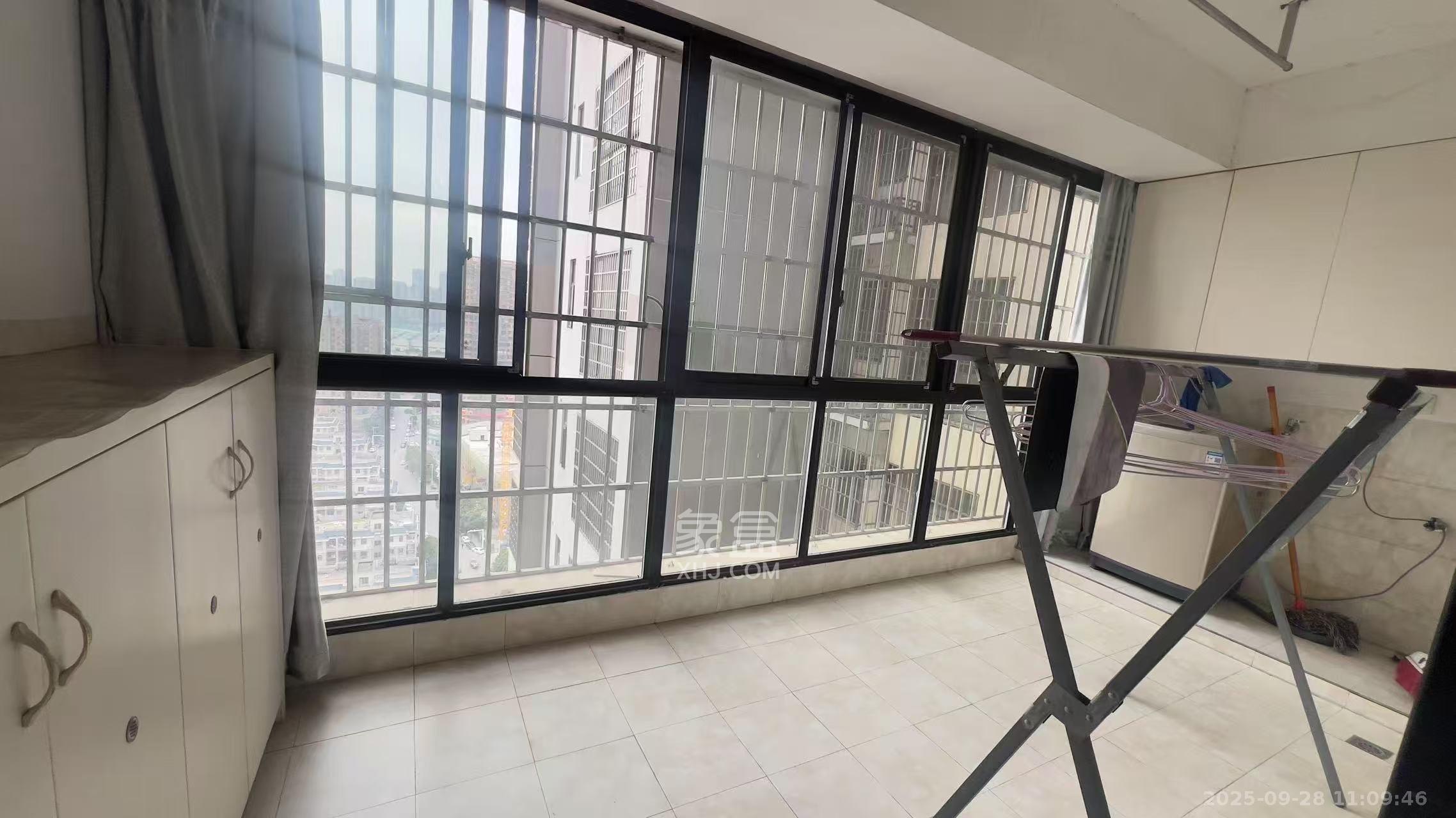 峰尚国际 3室2厅2卫 1600.0元/月 峰尚国际 3室2厅2卫 1600.0元/月室内图