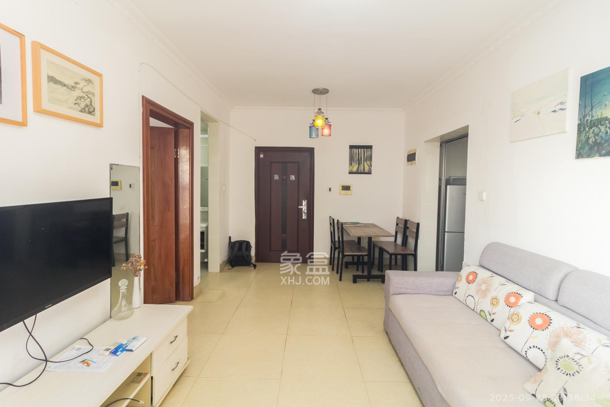 中国铁建国际城一期  1室1厅1卫    30.0万客厅