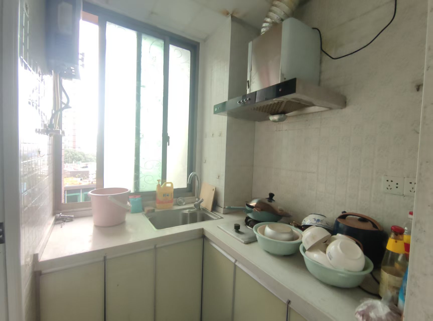 芙蓉苑 1室1厅1卫 1300.0元/月 芙蓉苑 1室1厅1卫 1300.0元/月室内图