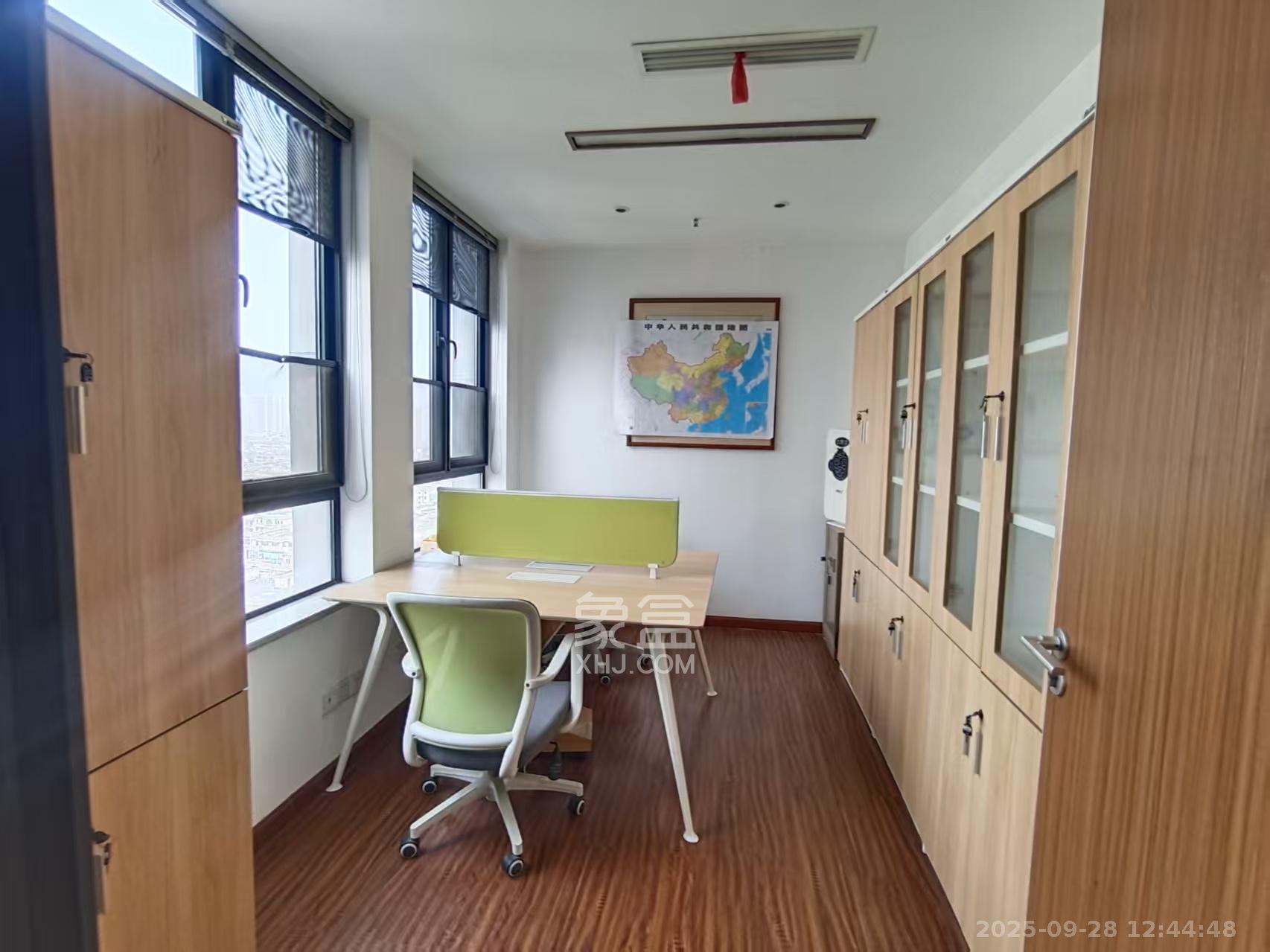 百纳广场（百纳公寓）   150.0㎡      8000.0元/月室内图