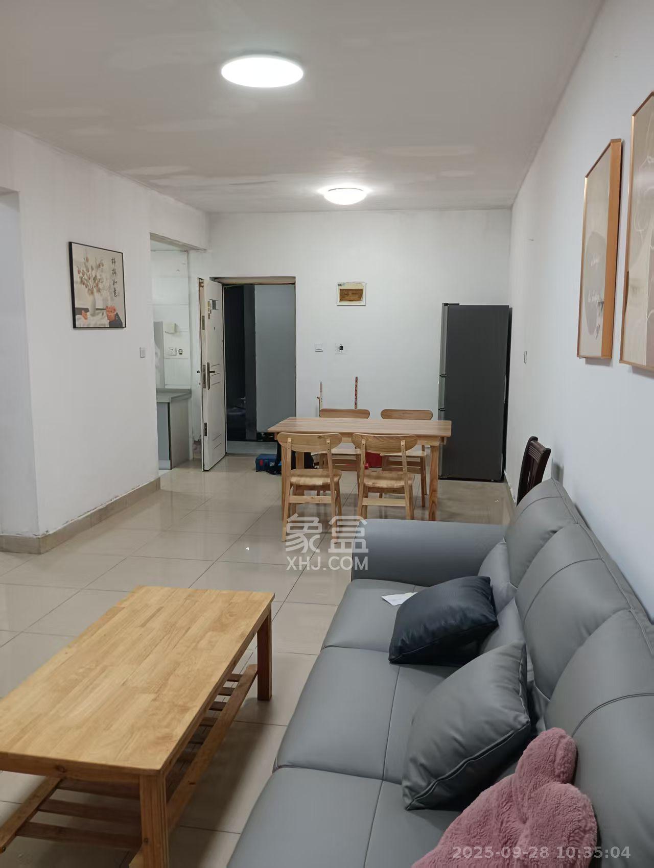 中天广场  2室2厅1卫    3000.0元/月室内图